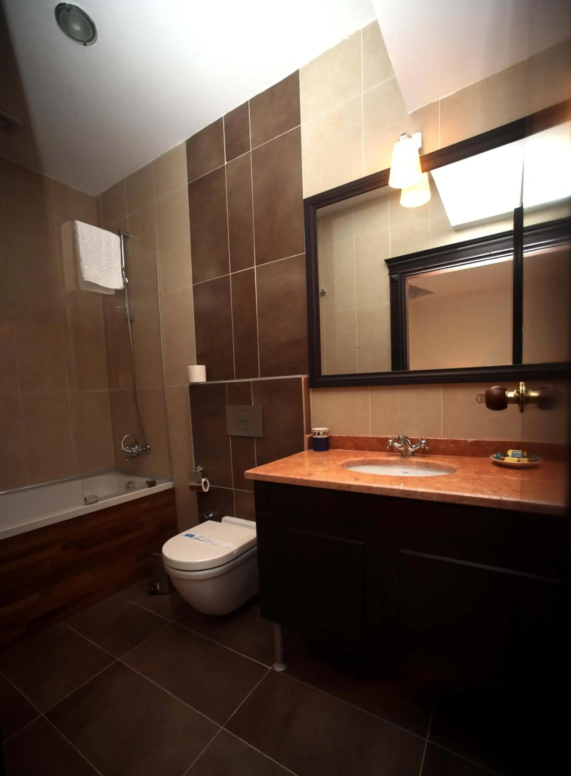 Bathroom in Lalinn Hotel