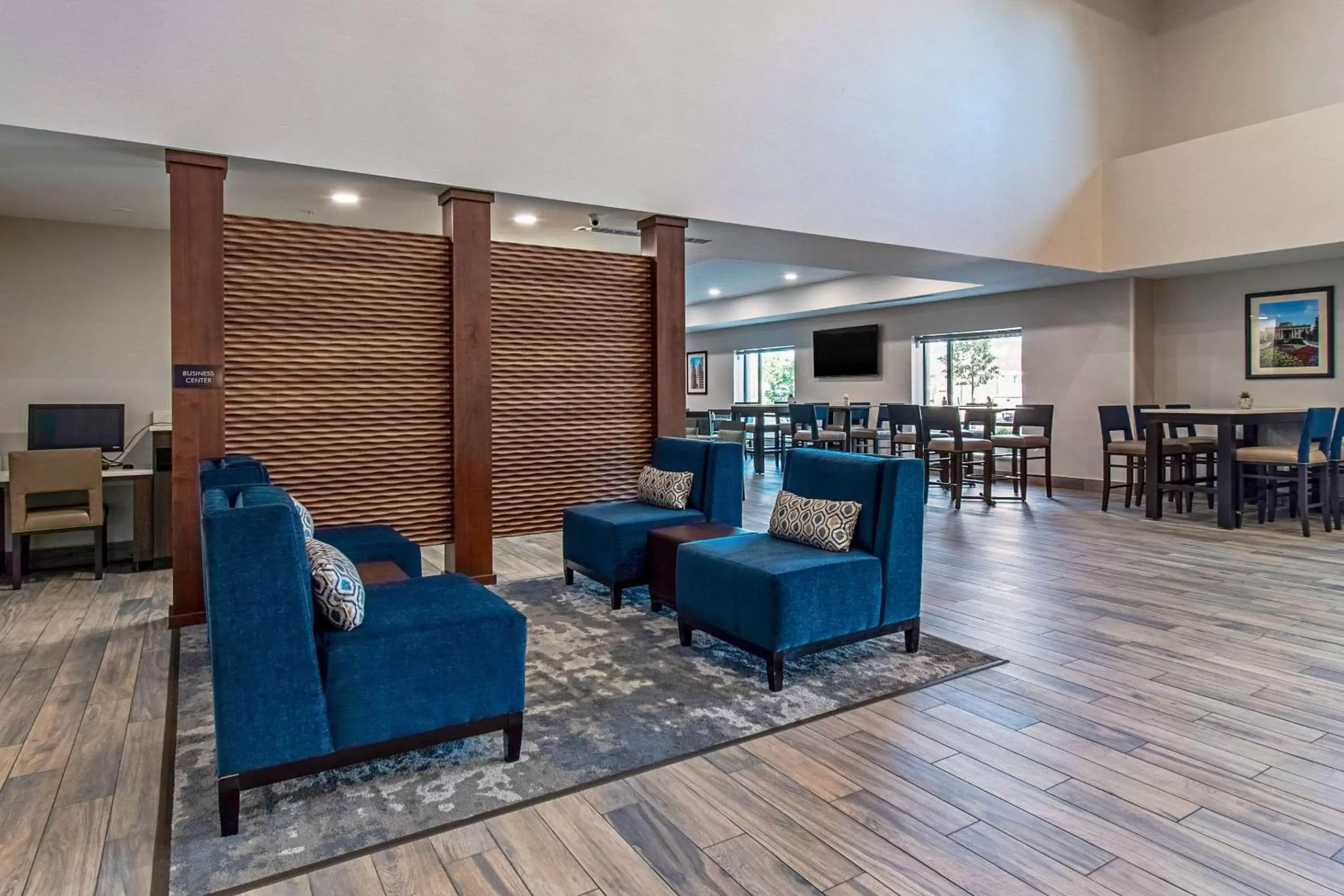 Lobby or reception, Seating Area in Comfort Suites Grove City - Columbus South