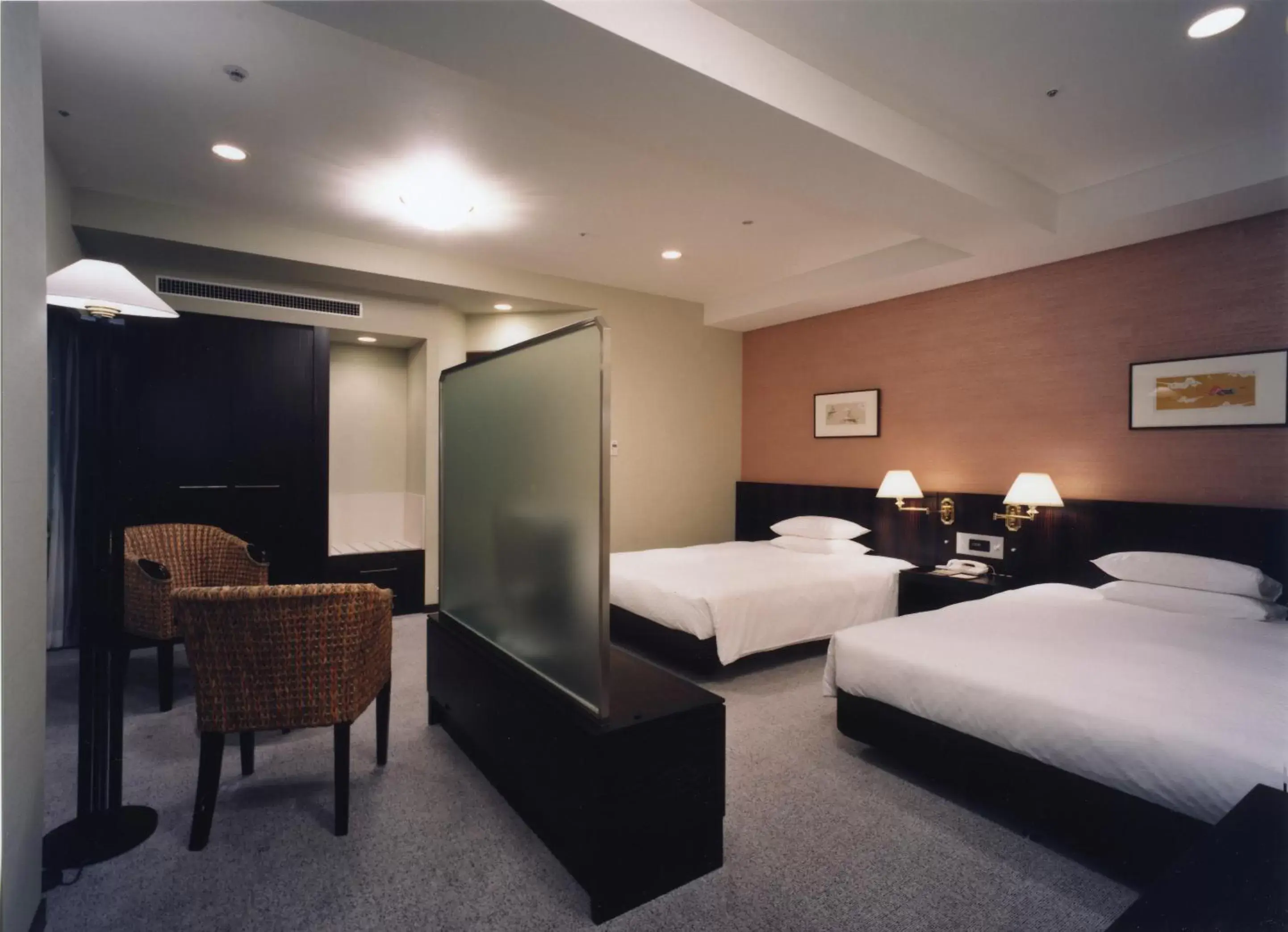 Bedroom, Bed in Centrair Hotel