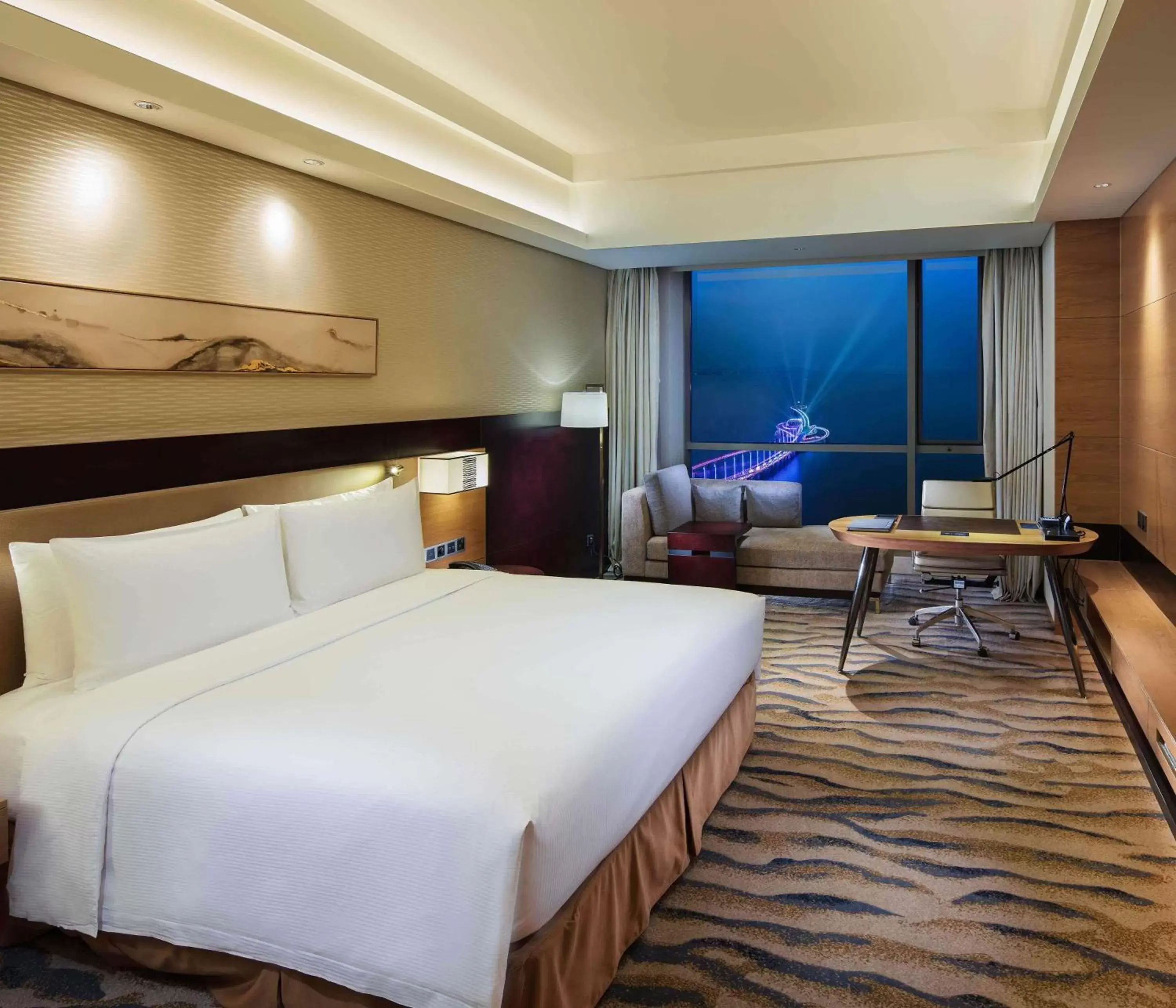 Bedroom, Bed in Hilton Yantai Golden Coast