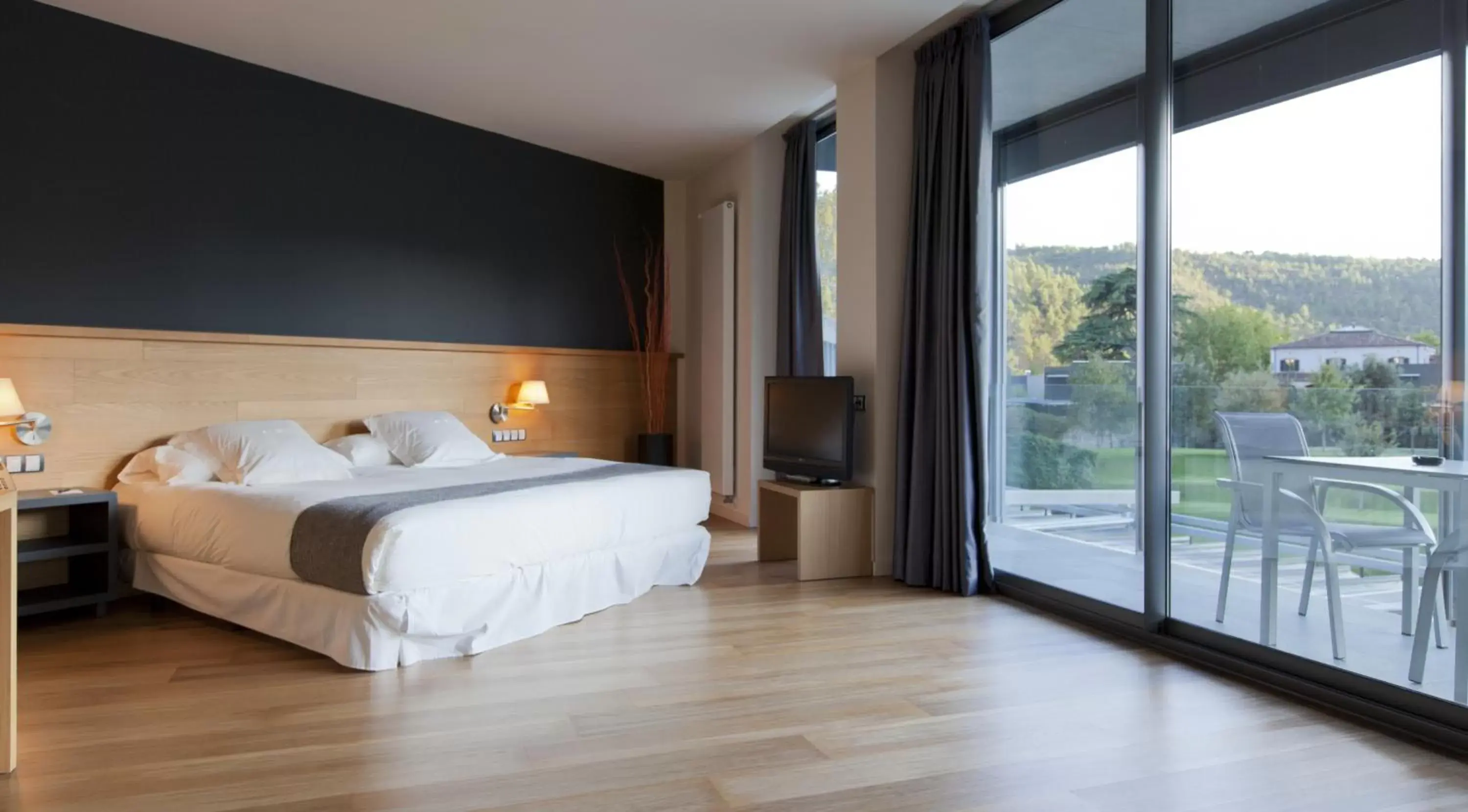 Bedroom, Bed in Hotel Món Sant Benet Bedroom, Bed in Hotel Món Sant Benet