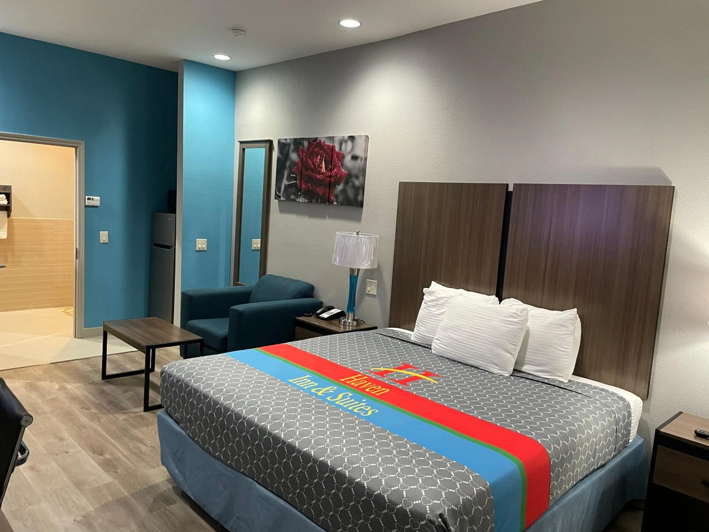 Bed in Haven Inn & Suites Downtown Houston.