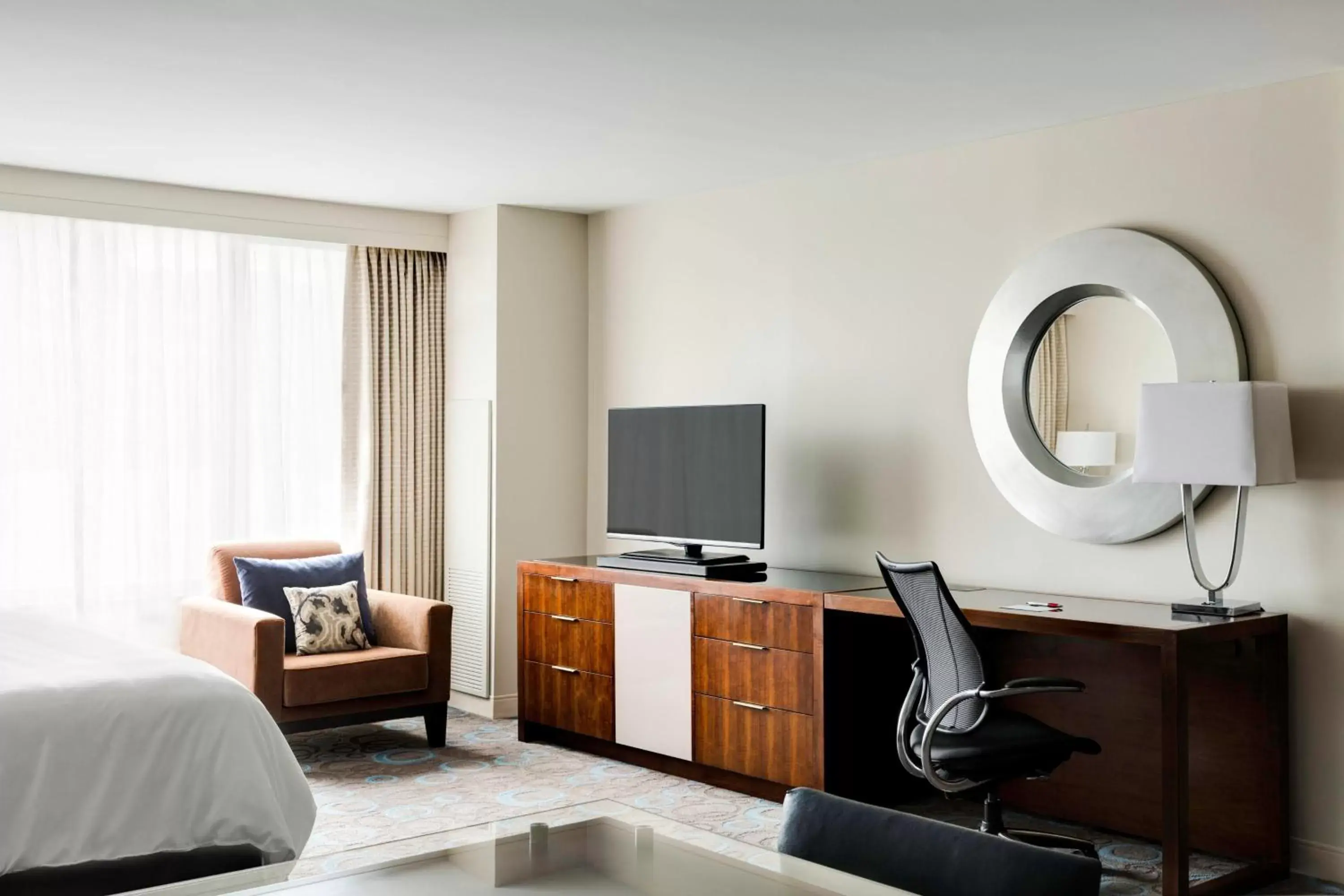 Photo of the whole room, TV/Entertainment Center in Marriott Marquis Washington, DC