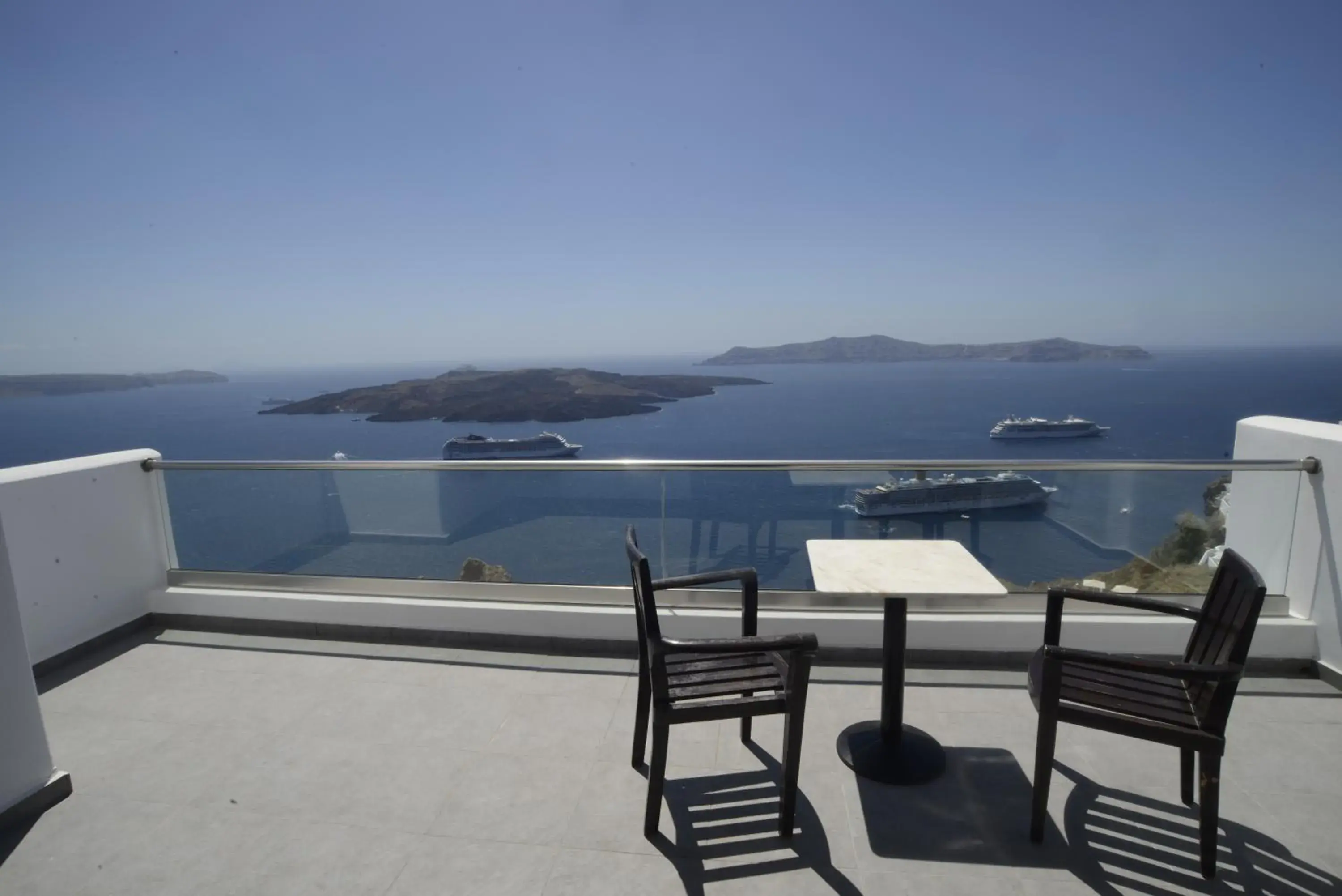 Balcony/Terrace in The Last Sunbeam