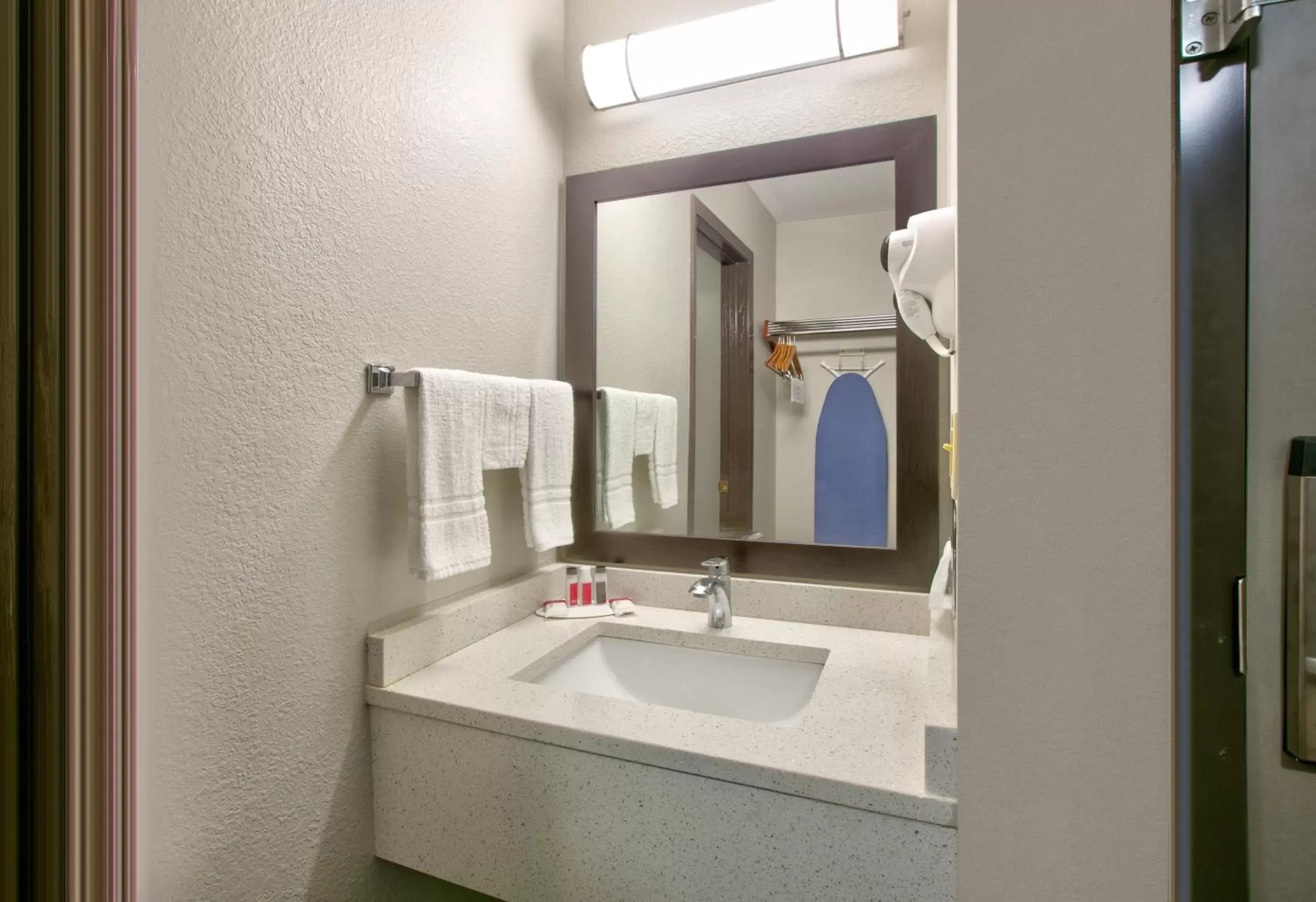 Bathroom in Days Inn by Wyndham Tunica Resorts
