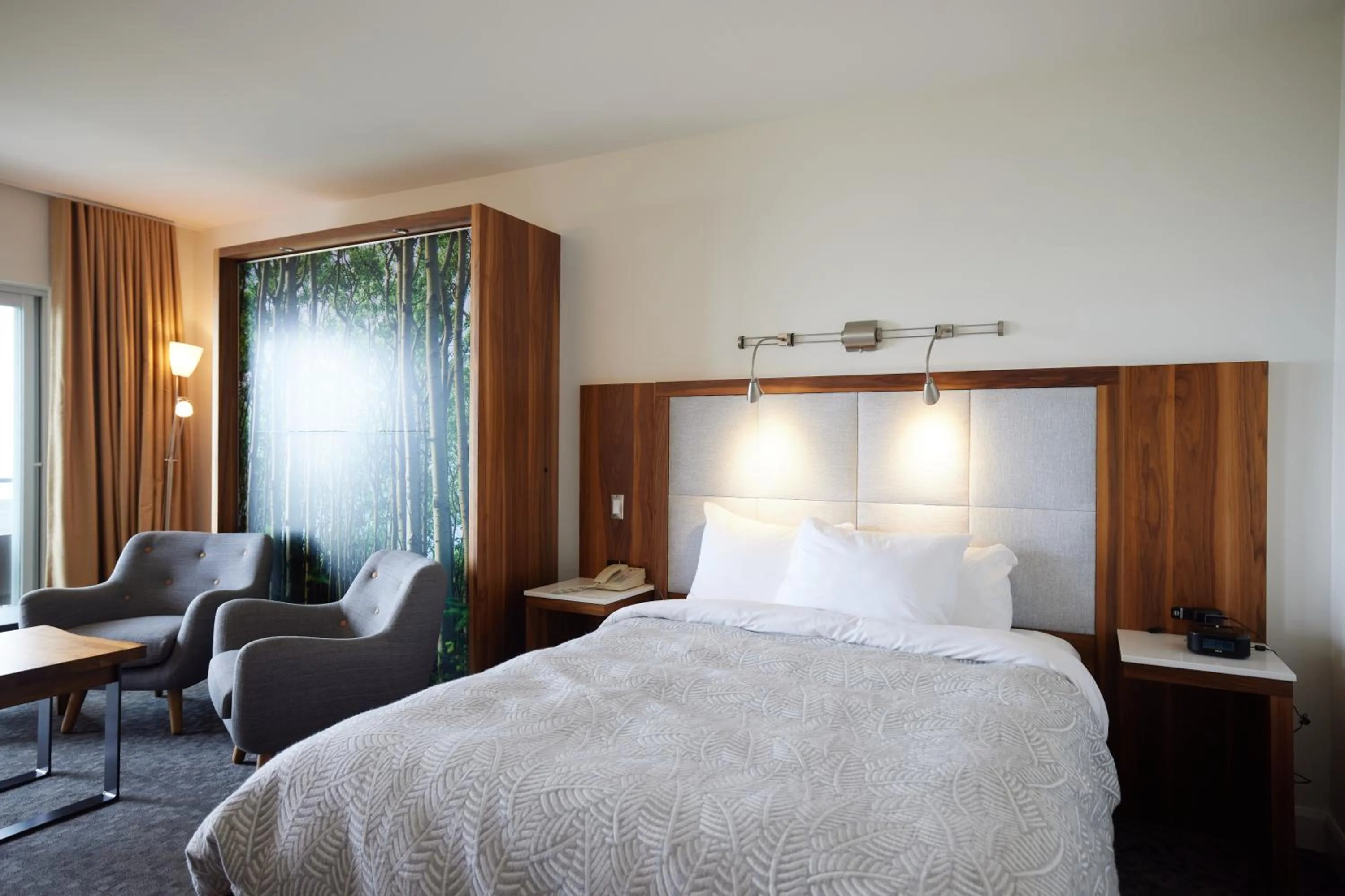 Bedroom, Bed in Auberge de la Pointe