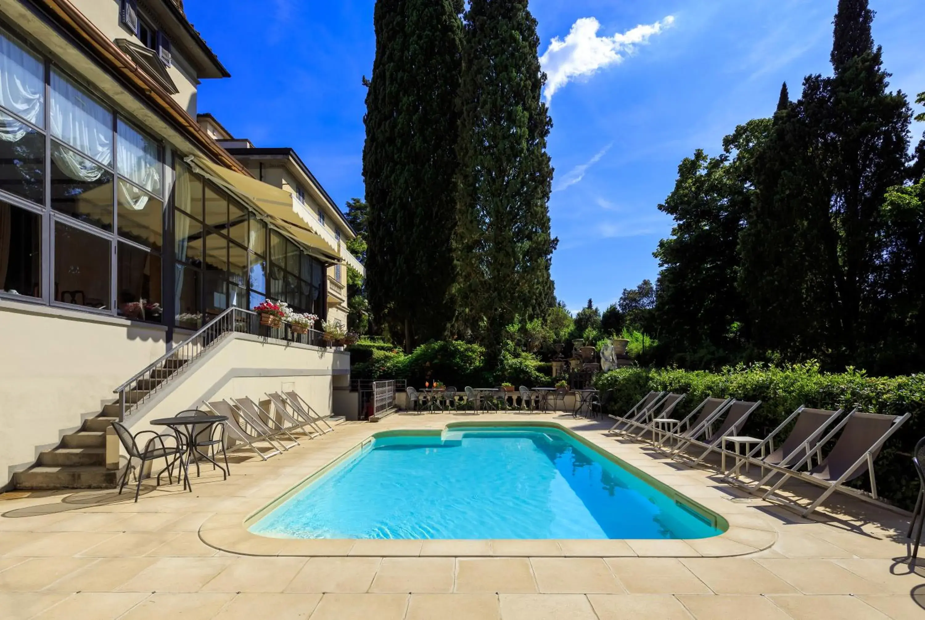 Property building, Swimming Pool in Hotel Villa Carlotta