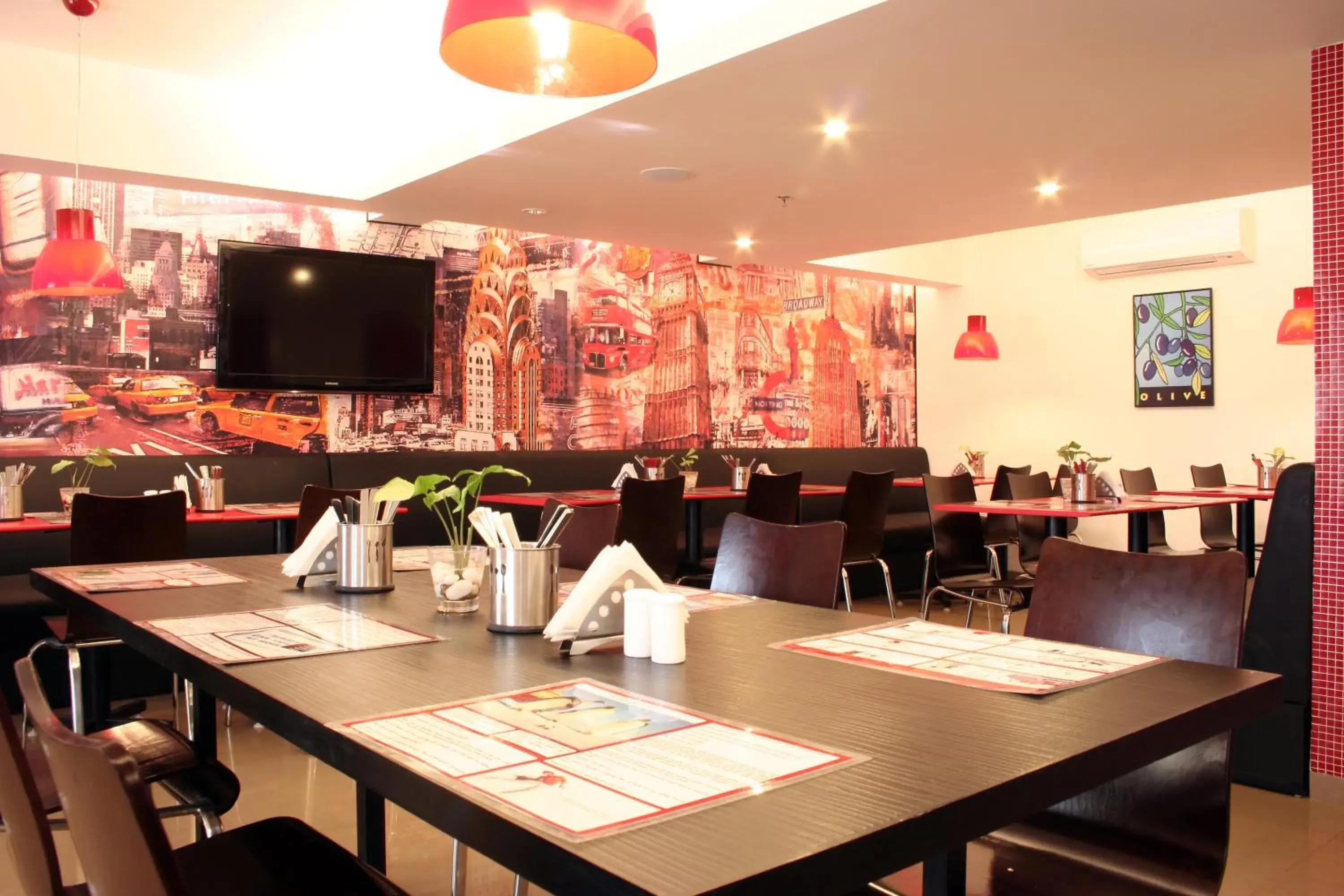 Restaurant/places to eat in Red Fox by Lemon Tree Hotels, Jaipur Restaurant/places to eat in Red Fox by Lemon Tree Hotels, Jaipur