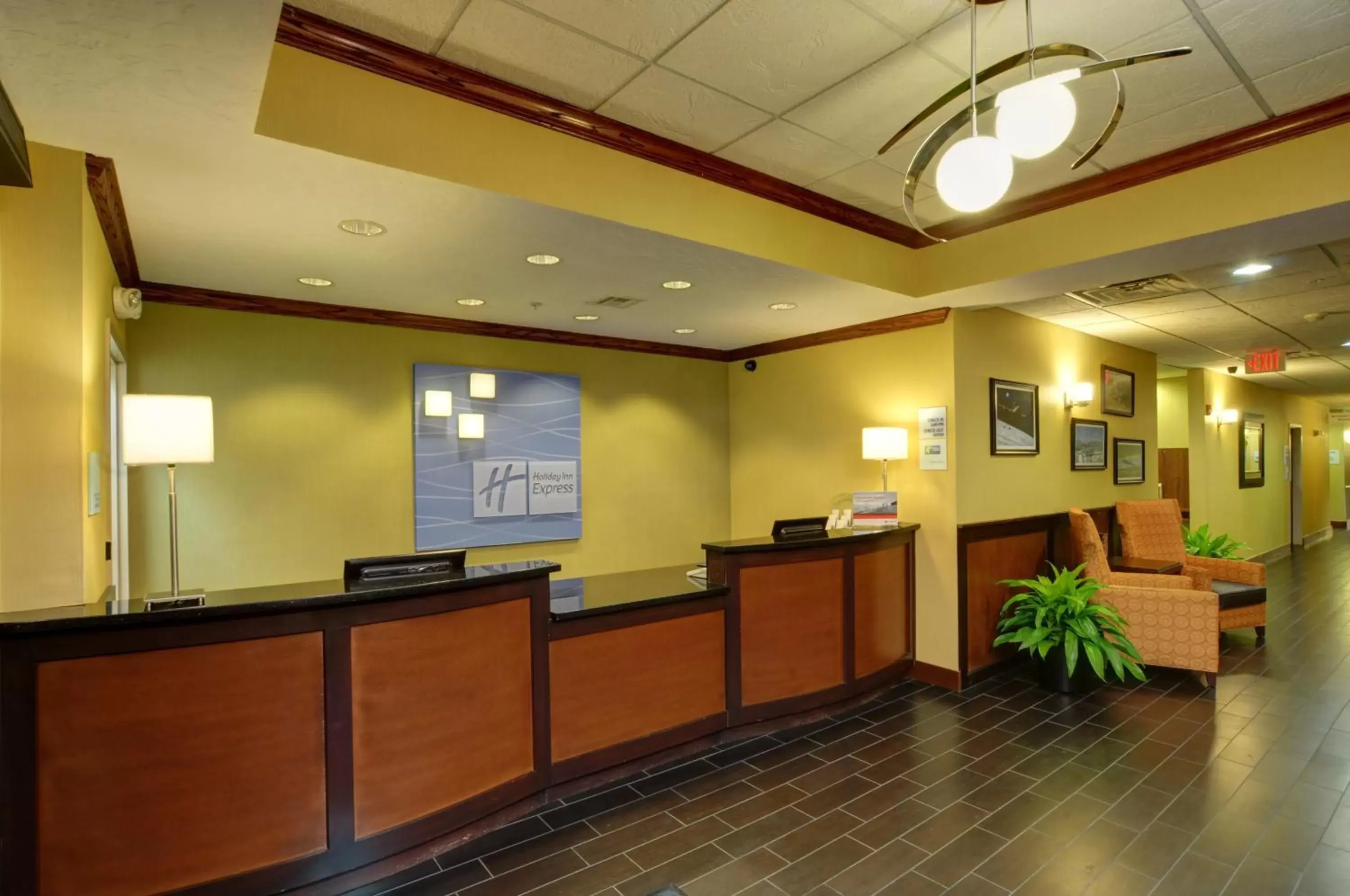 Property building, Lobby/Reception in Holiday Inn Express & Suites Midwest City, an IHG Hotel