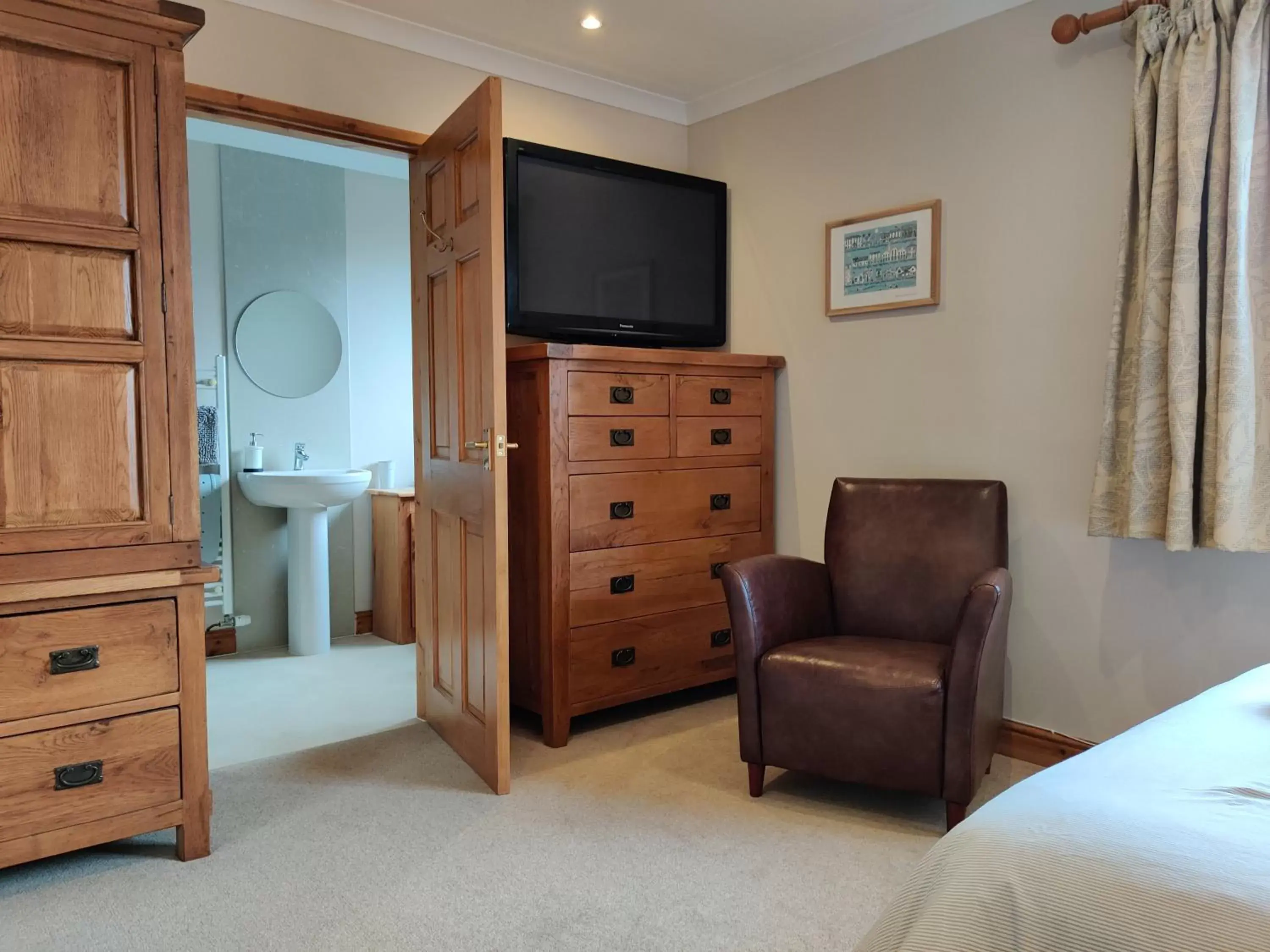 Bedroom, TV/Entertainment Center in Nant Gloyw Oswestry