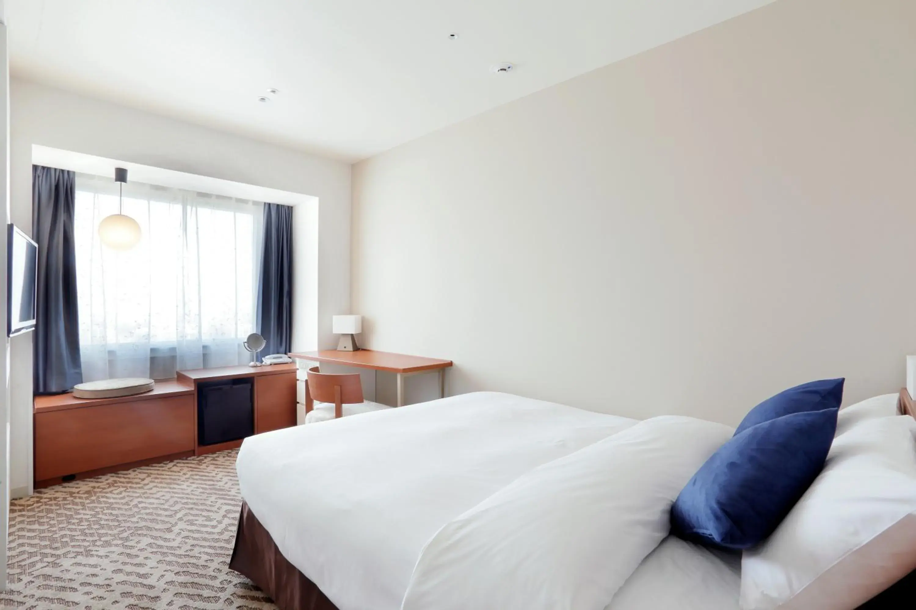 Photo of the whole room, Bed in Keio Plaza Hotel Sapporo