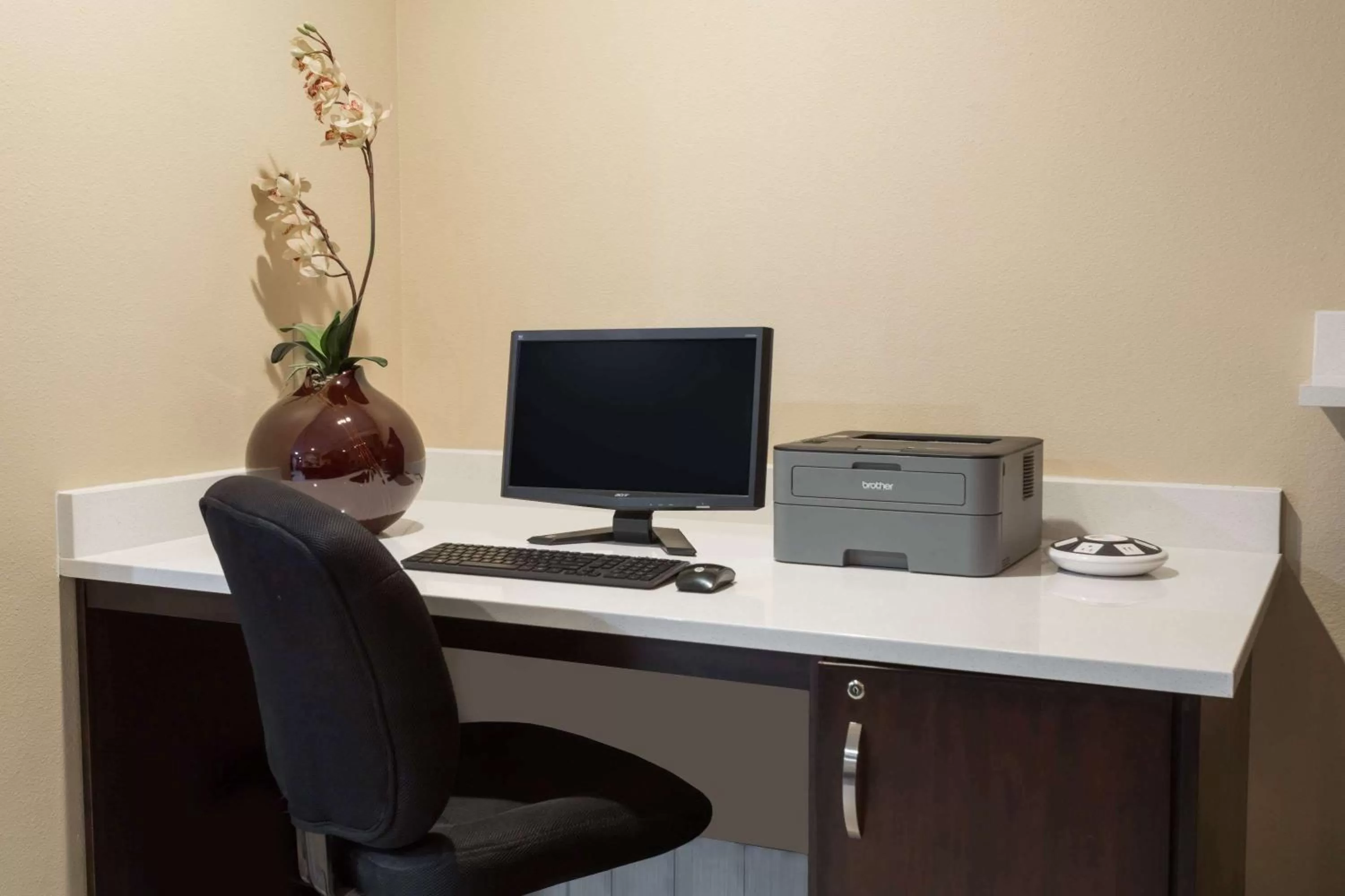 On site in Super 8 by Wyndham Longmont/Twin Peaks