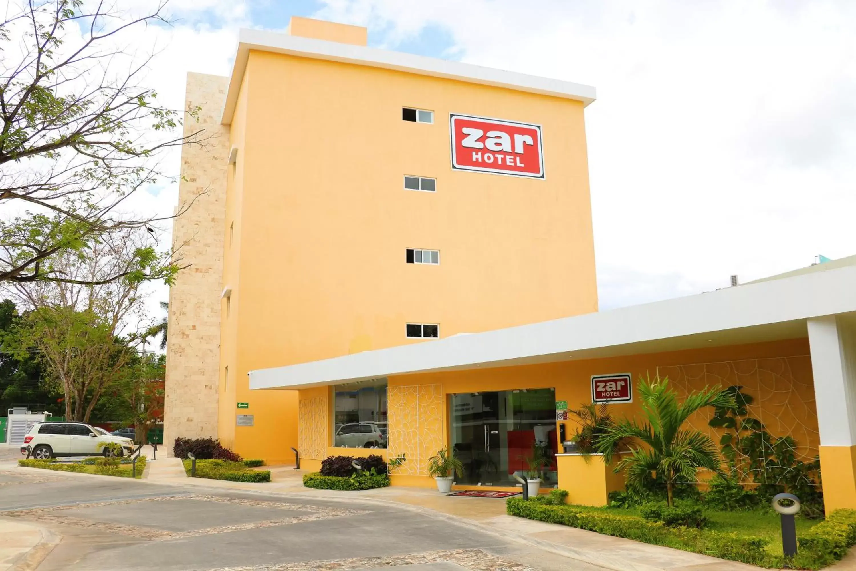 Property Building in Hotel Zar Merida