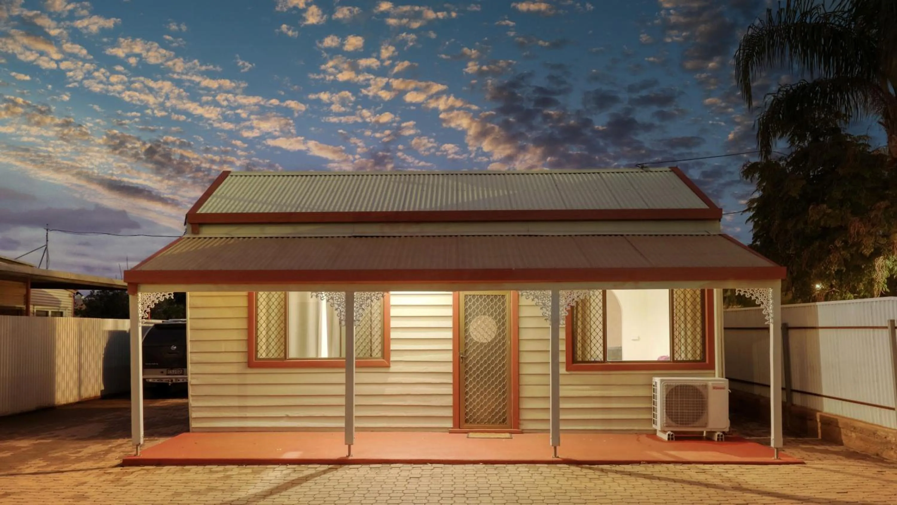 Property building in Charles Rasp Motor Inn & Cottages