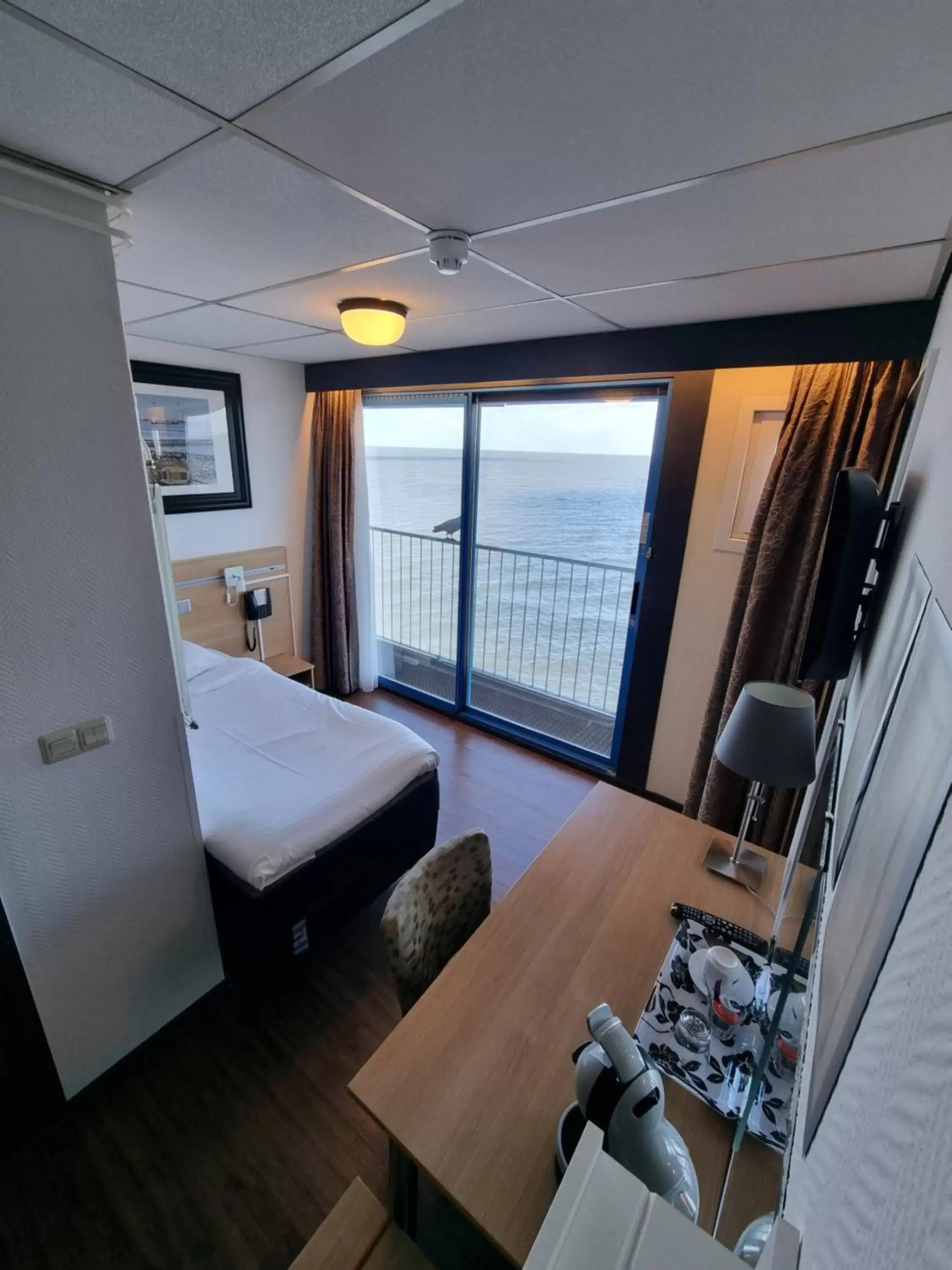 Single Room with Sea View - single occupancy in Eemshotel Single Room with Sea View - single occupancy in Eemshotel