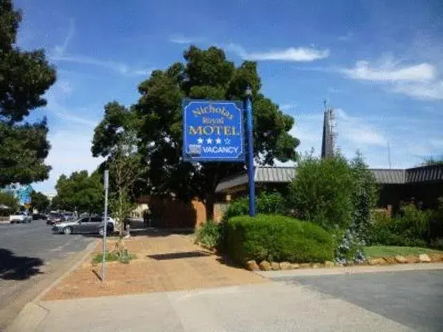 Facade/entrance, Property Building in Nicholas Royal Motel - No Pets Allowed