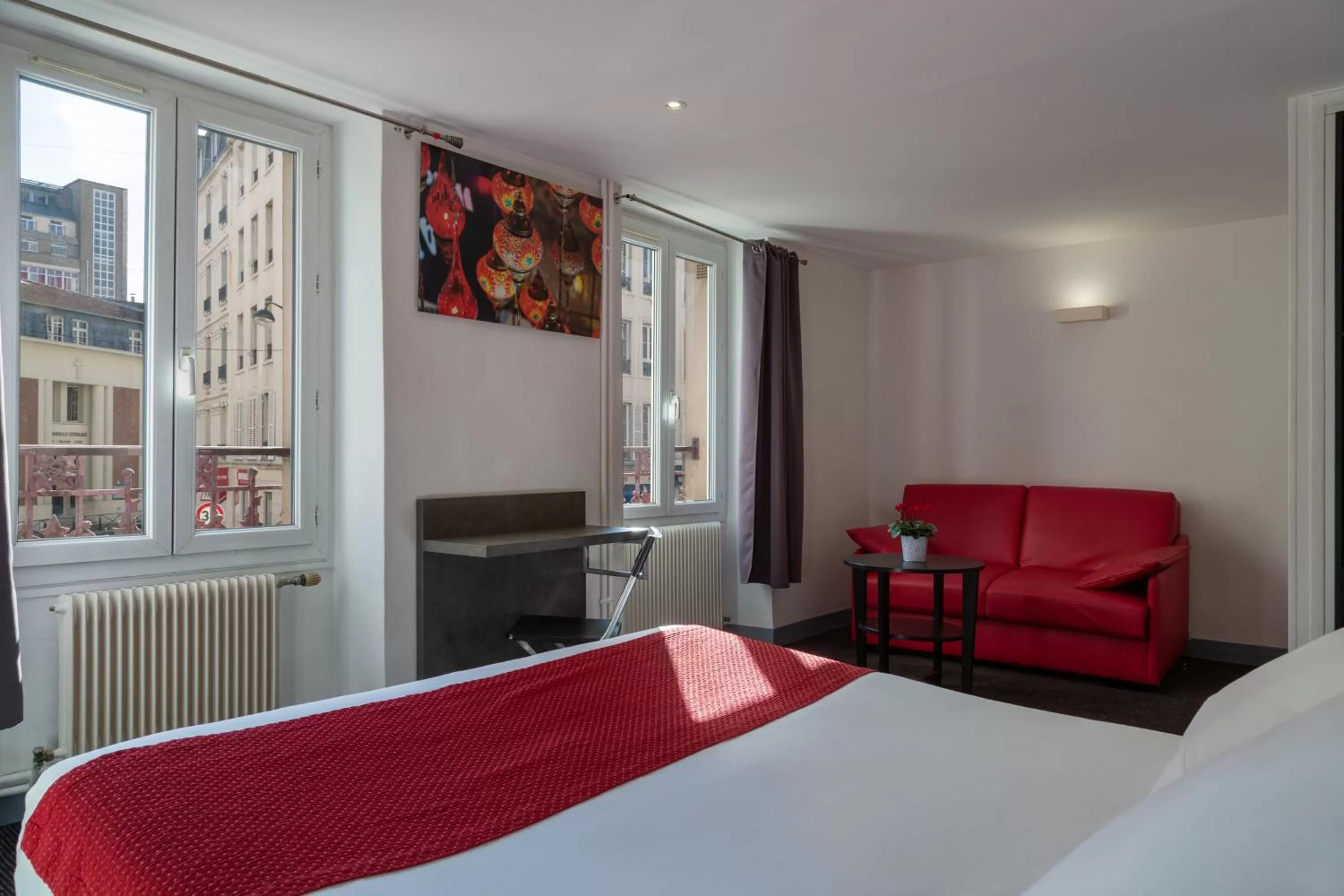 Bed in The Originals City, Hôtel Lecourbe, Paris Tour Eiffel