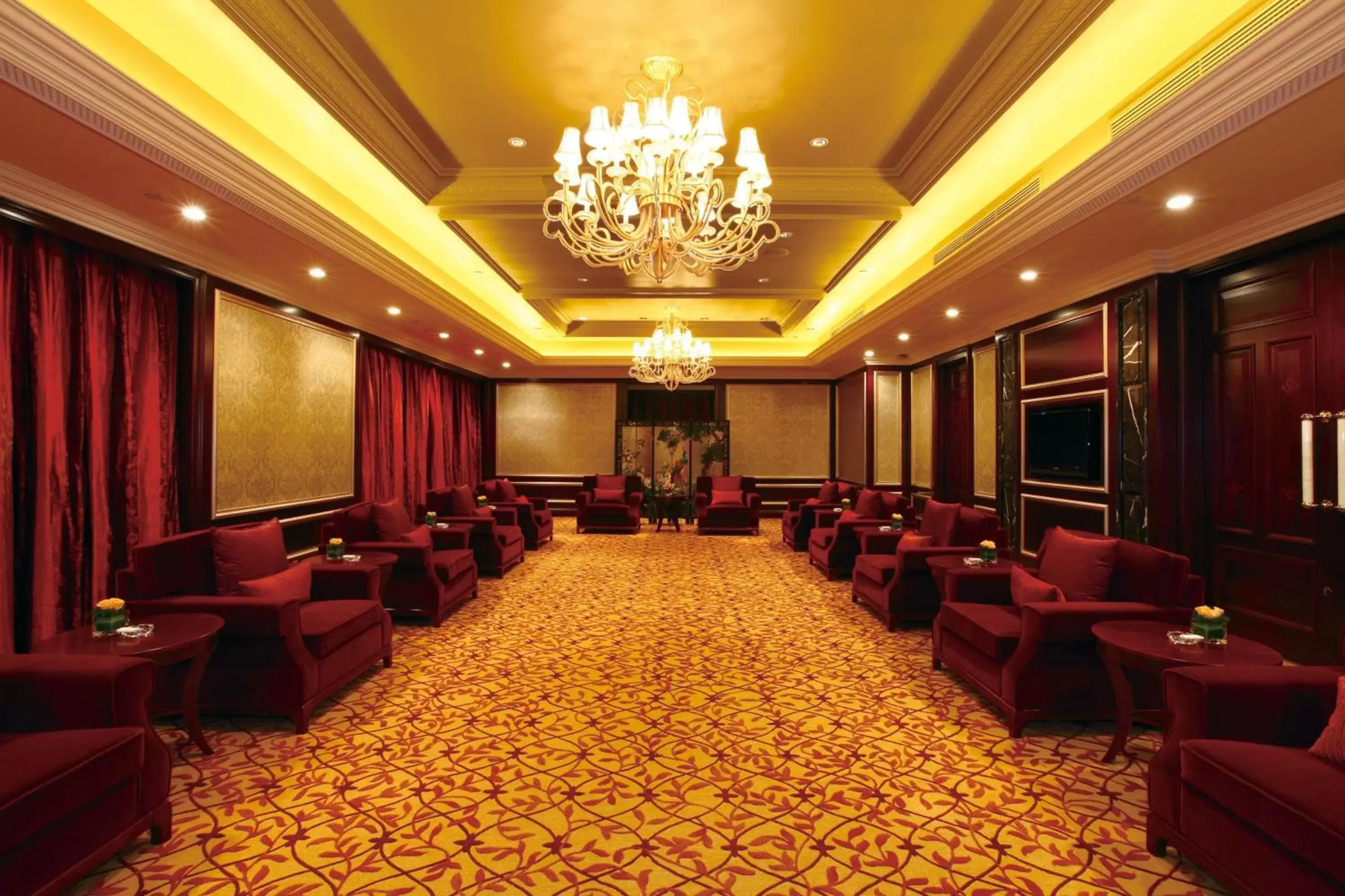 Lounge or bar, Restaurant/Places to Eat in Grand Central Hotel Shanghai