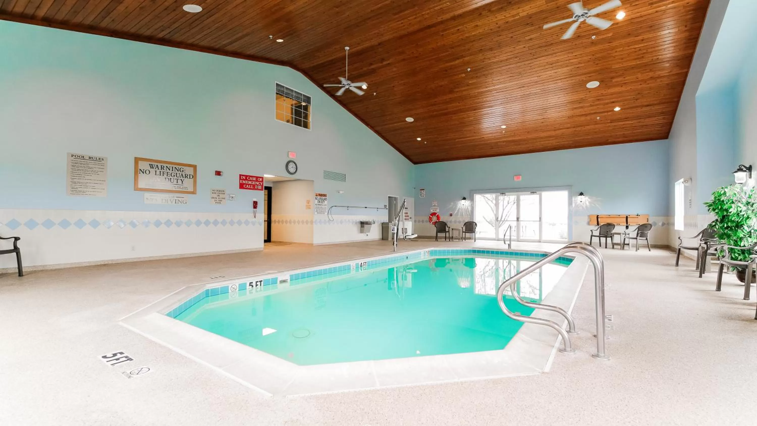 Pool view in Van Buren Hotel