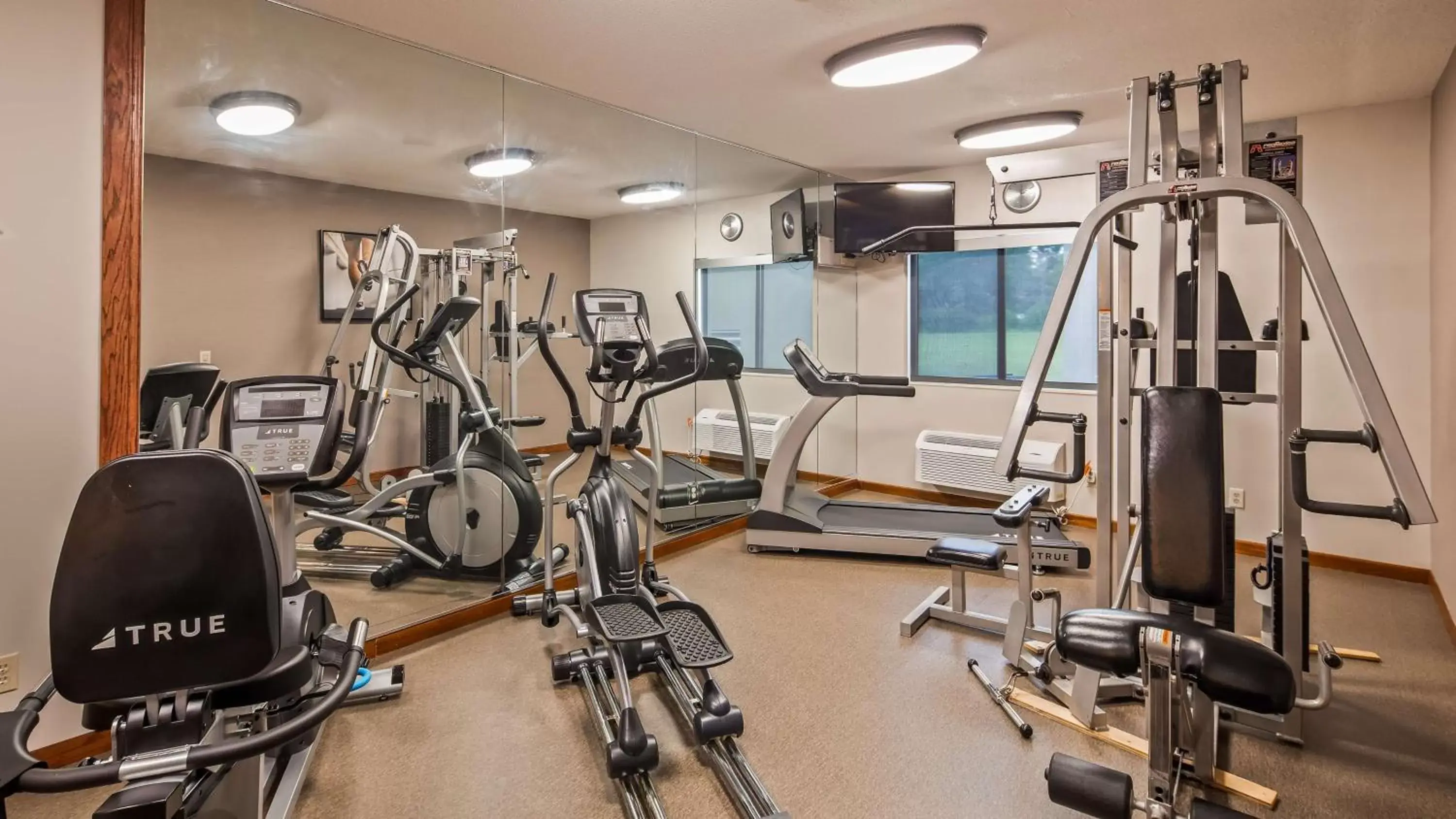 Spa and wellness centre/facilities, Fitness Center/Facilities in Best Western University Inn