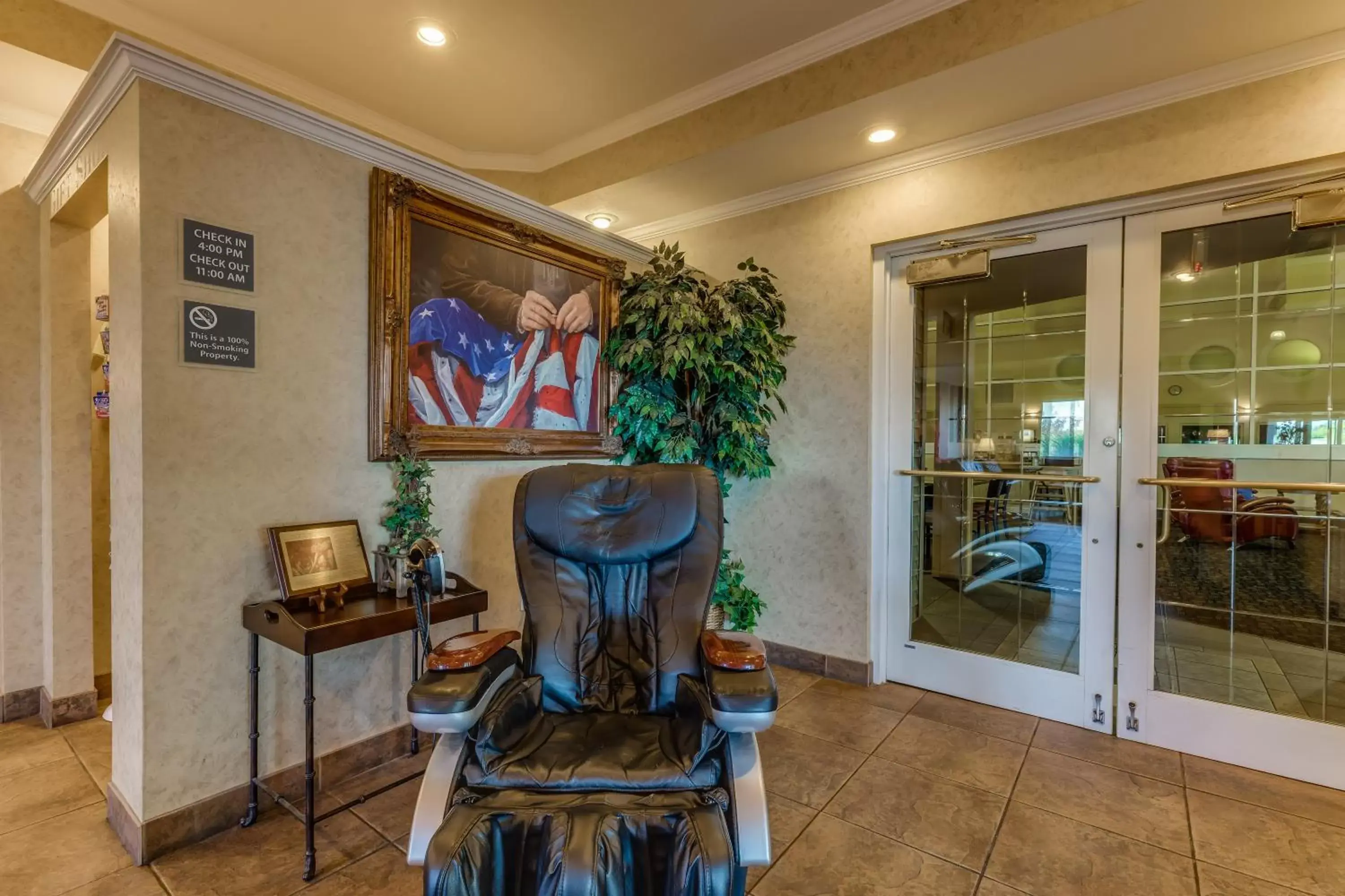 Lobby or reception in Best Western Lakewinds Lobby or reception in Best Western Lakewinds