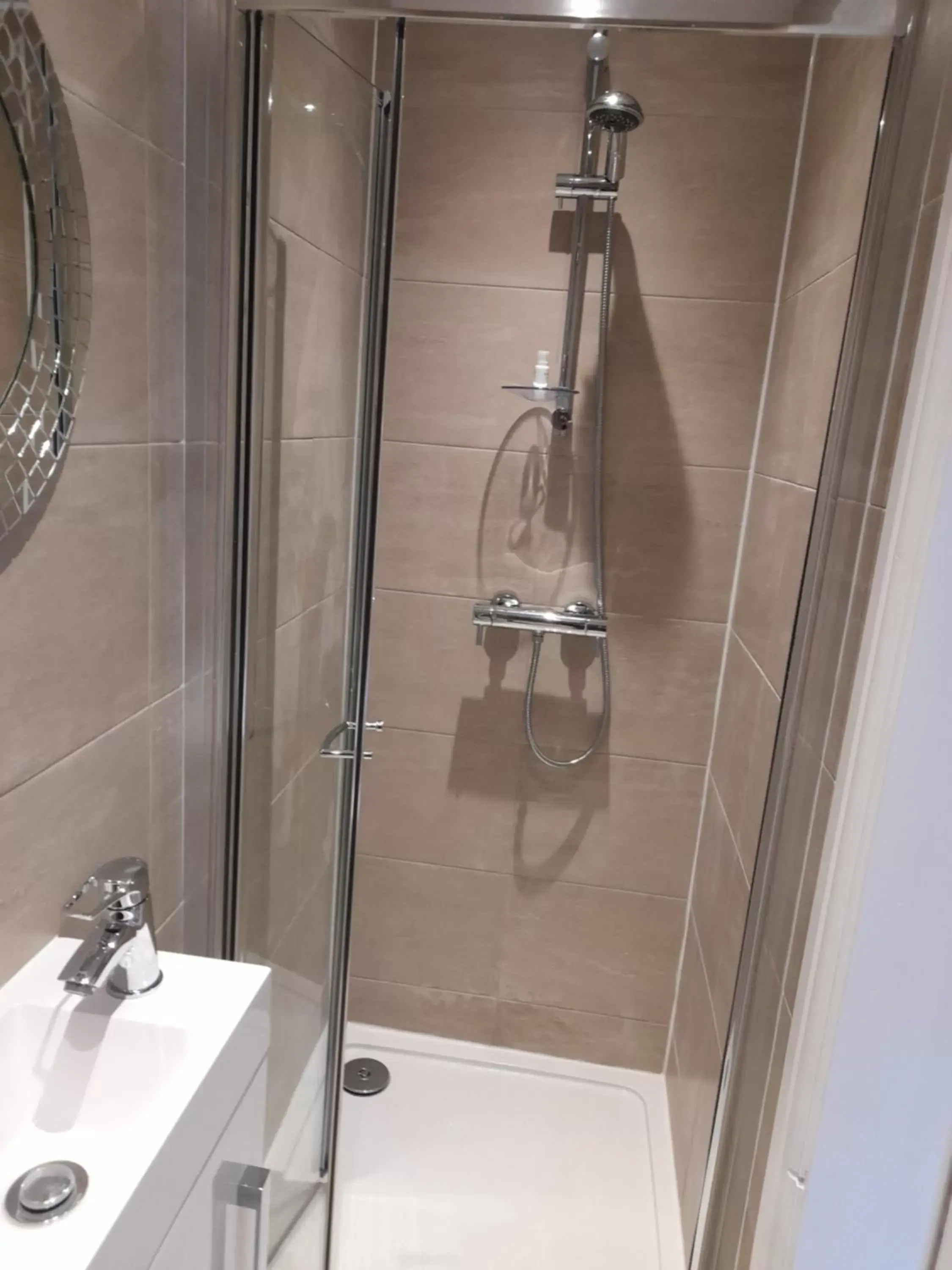 Shower, Bathroom in Lovely Home with full en-suite double bed rooms