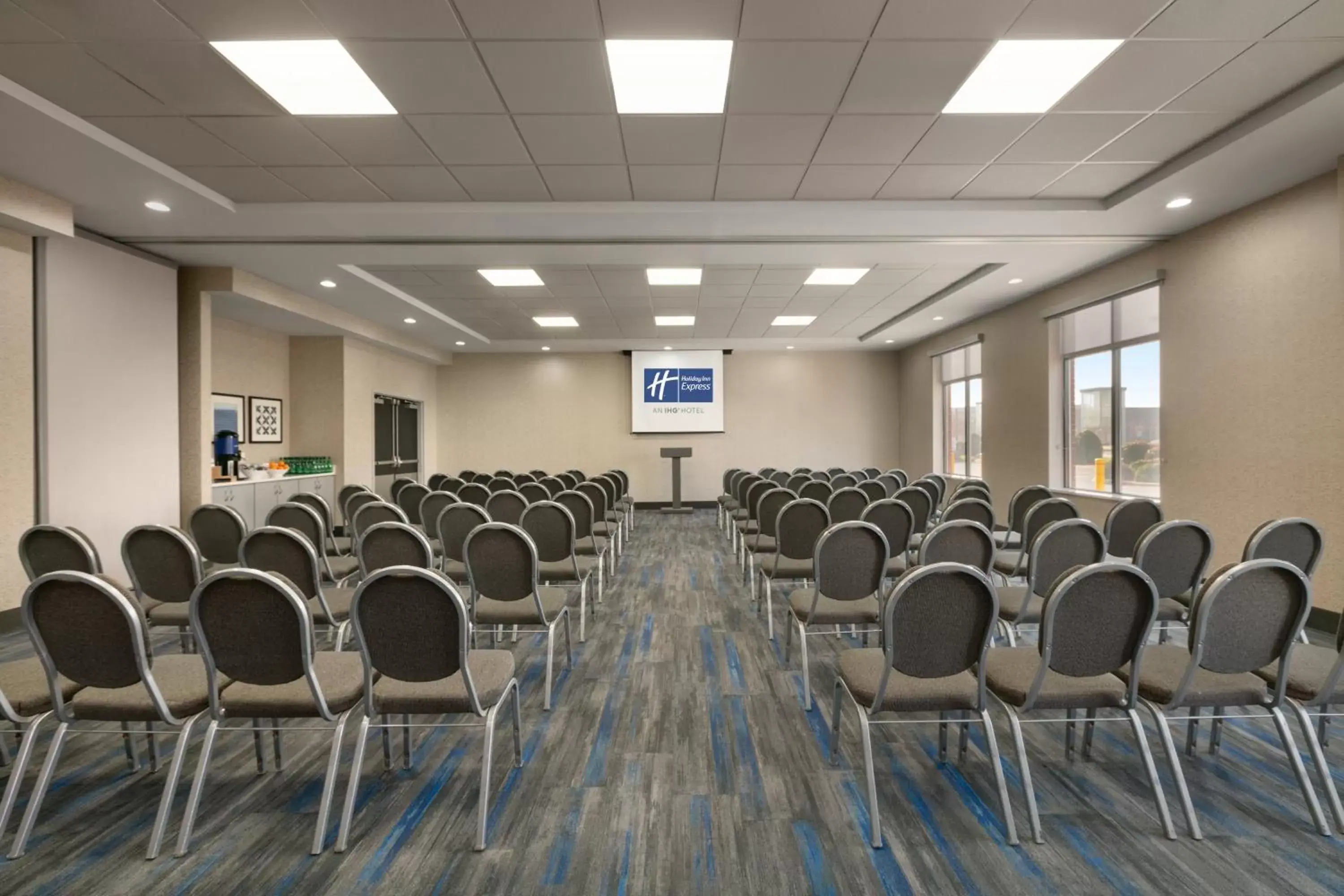 Meeting/conference room in Holiday Inn Express Hotel & Suites Norfolk Airport, an IHG Hotel