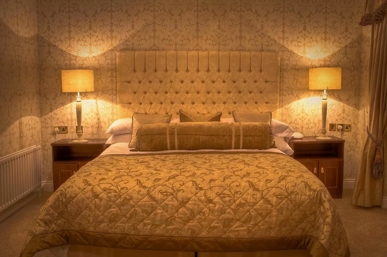 Bed in Cahir House Hotel