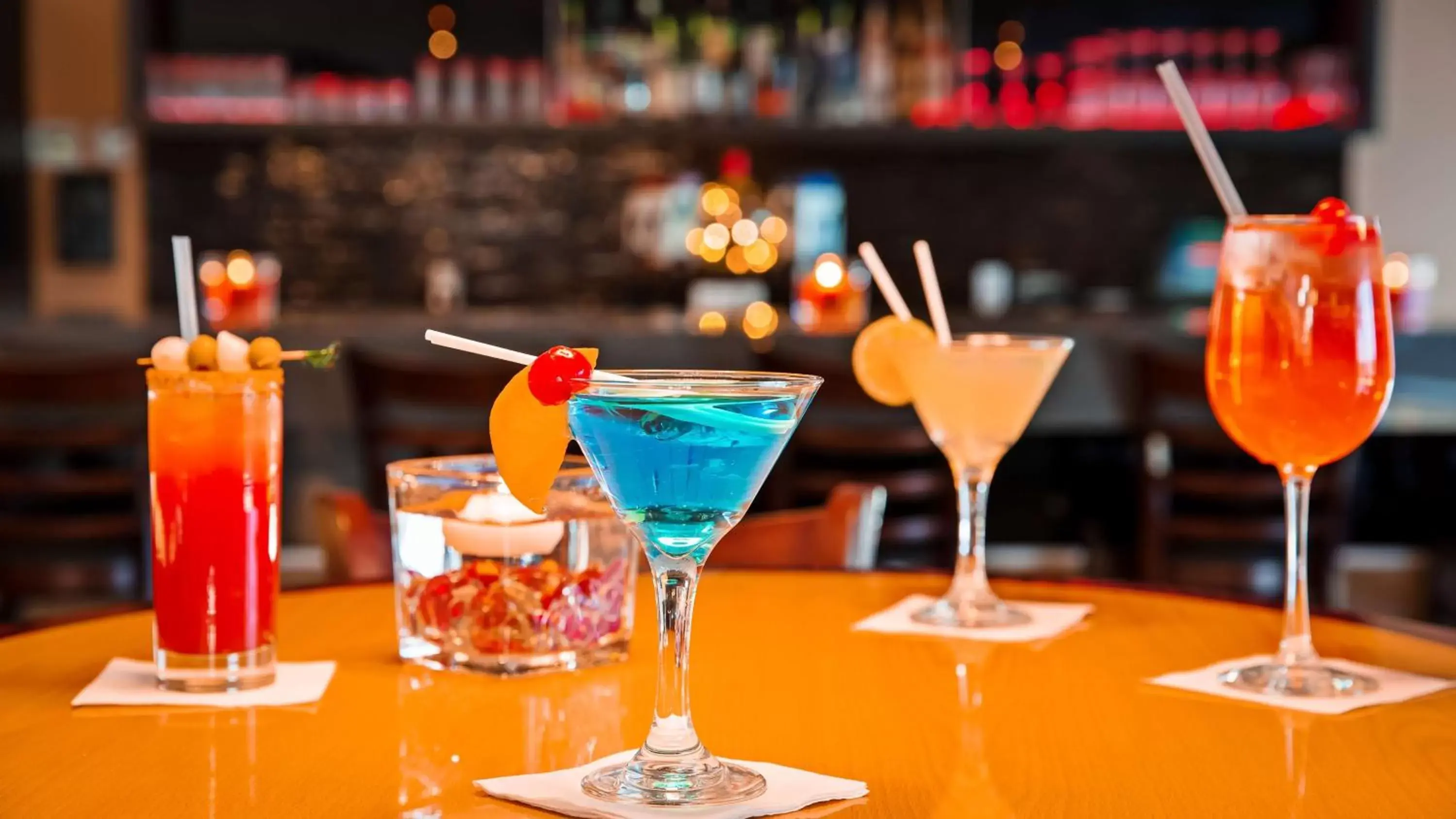 Lounge or bar, Drinks in Best Western Plus Airport Inn & Suites