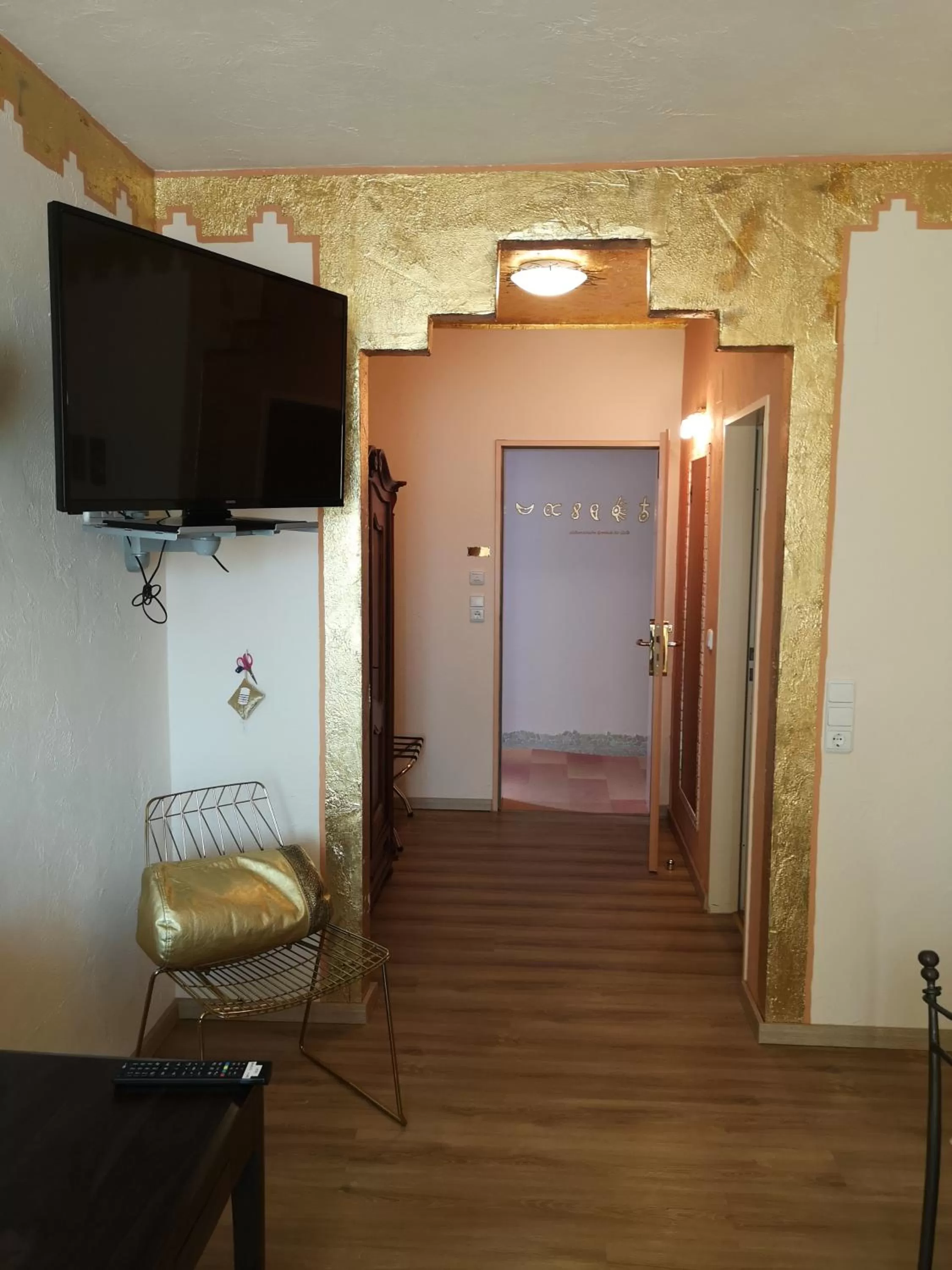 Photo of the whole room in Hotel Goldflair am Rathaus