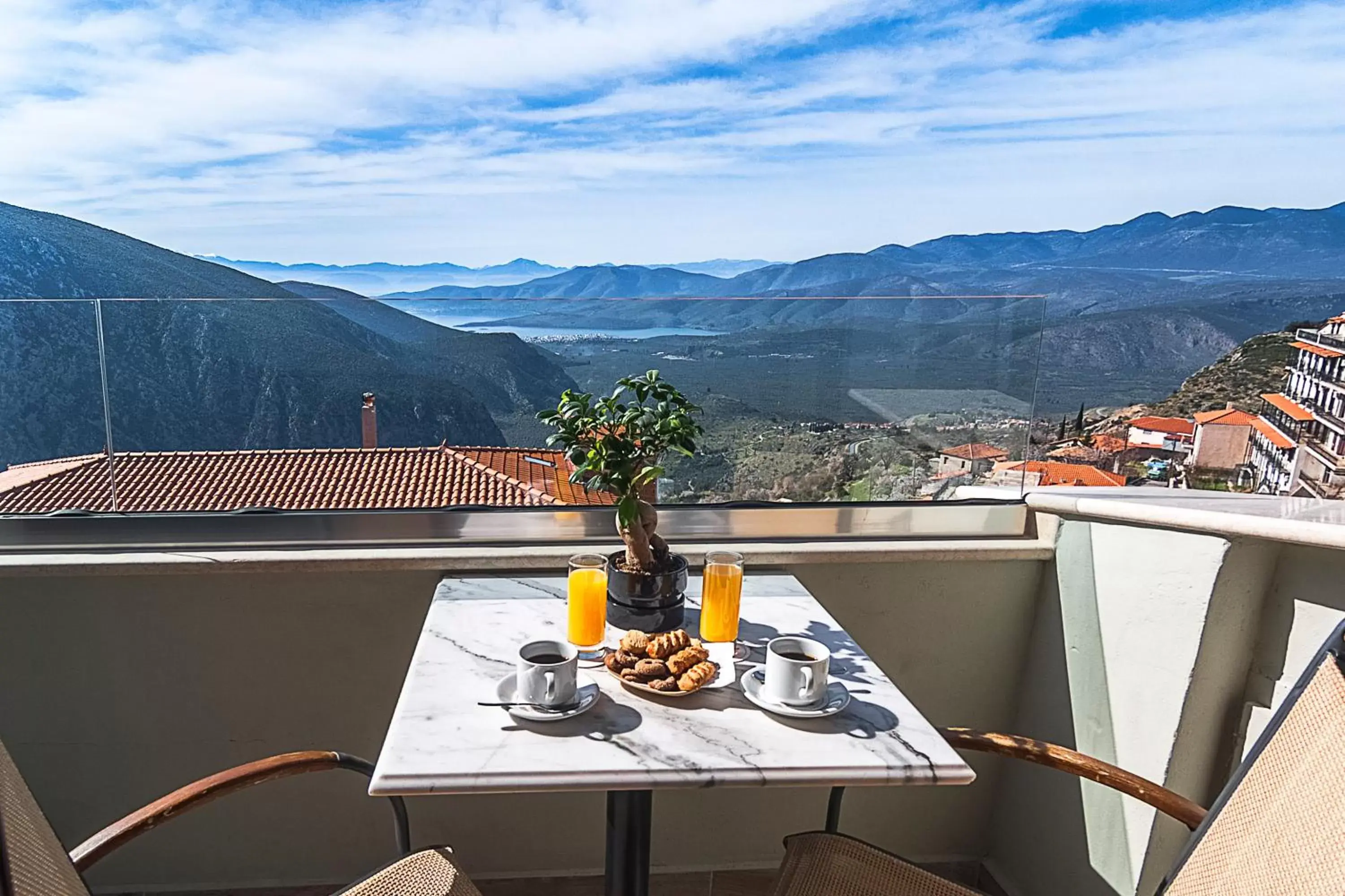 Sea view, Mountain View in Fedriades Delphi Hotel