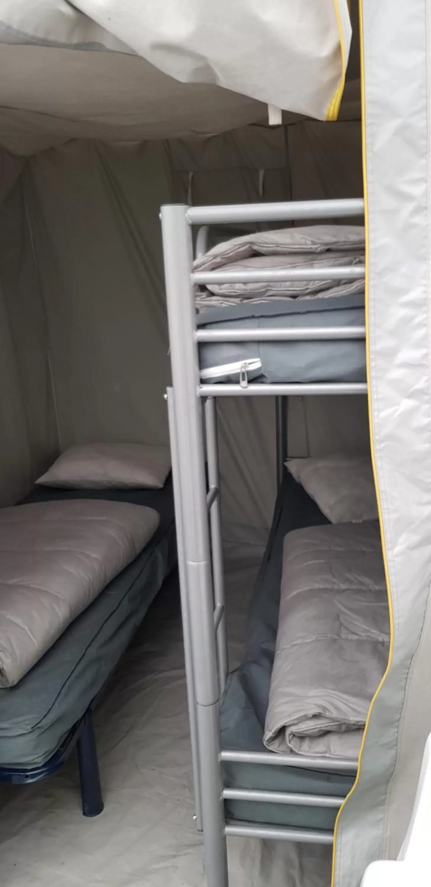 Bunk Bed in Le Moulin D'onclaire Camping et chambres d'hôtes