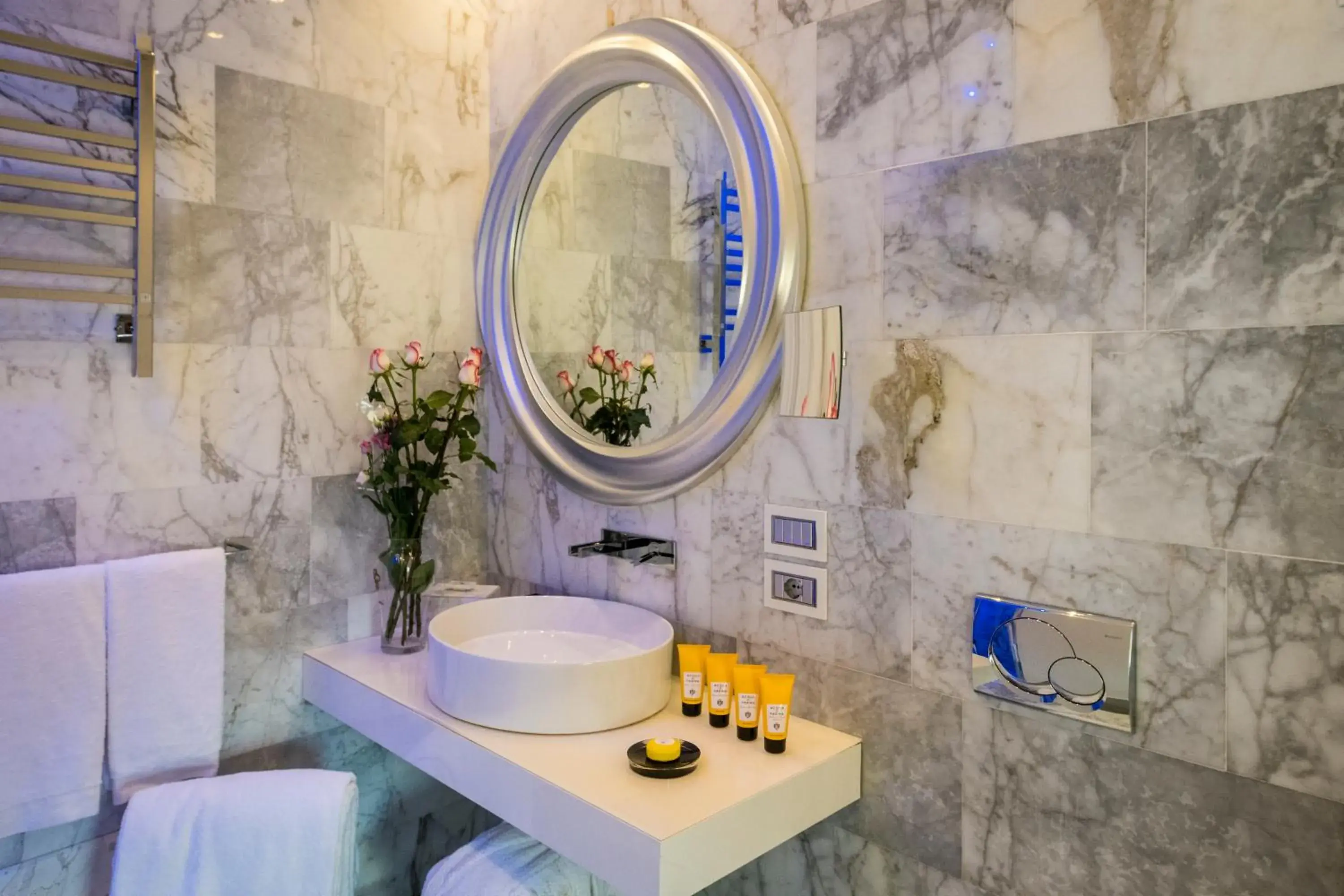 Bathroom in Hotel Metropole Taormina