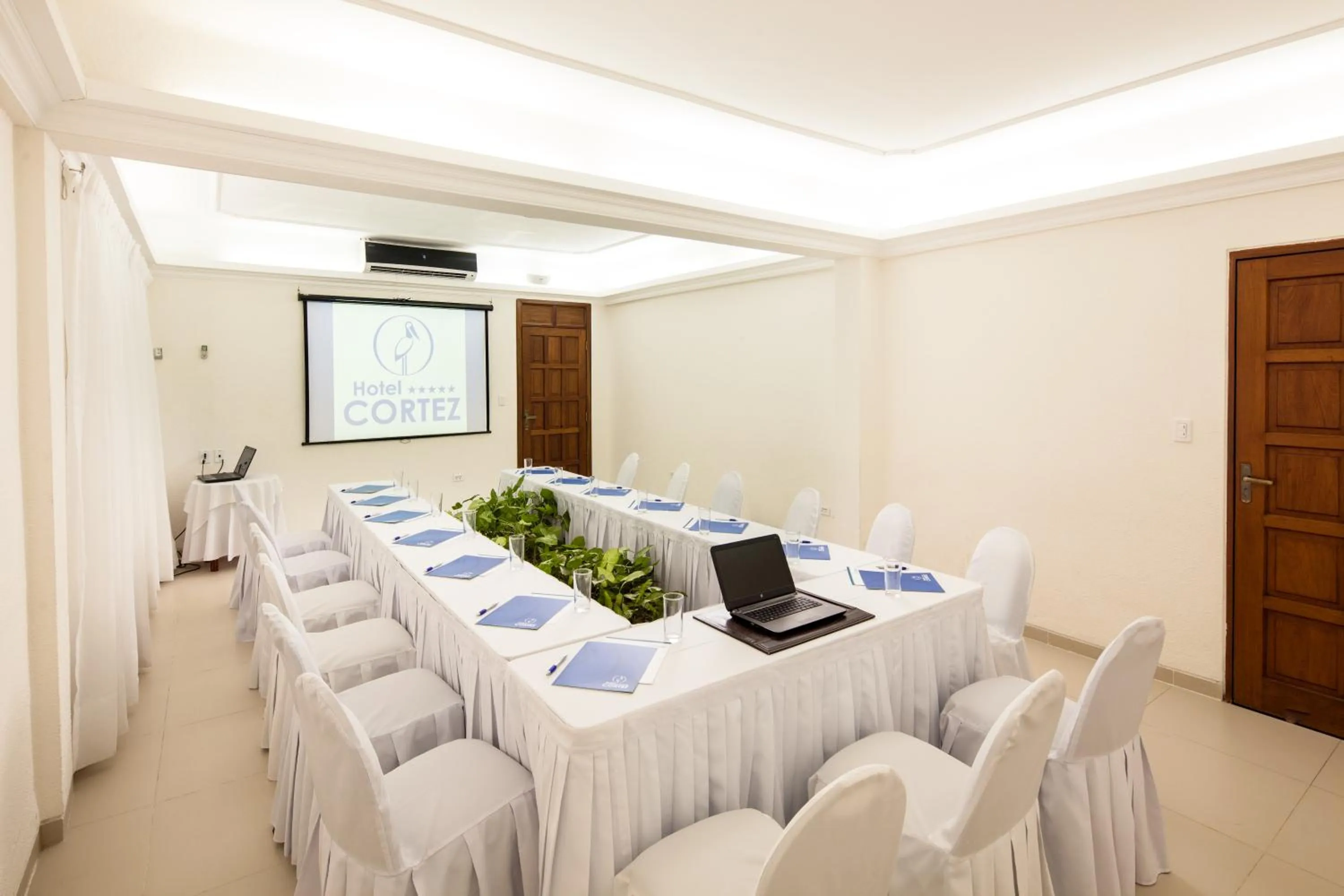 Meeting/conference room in Hotel Cortez
