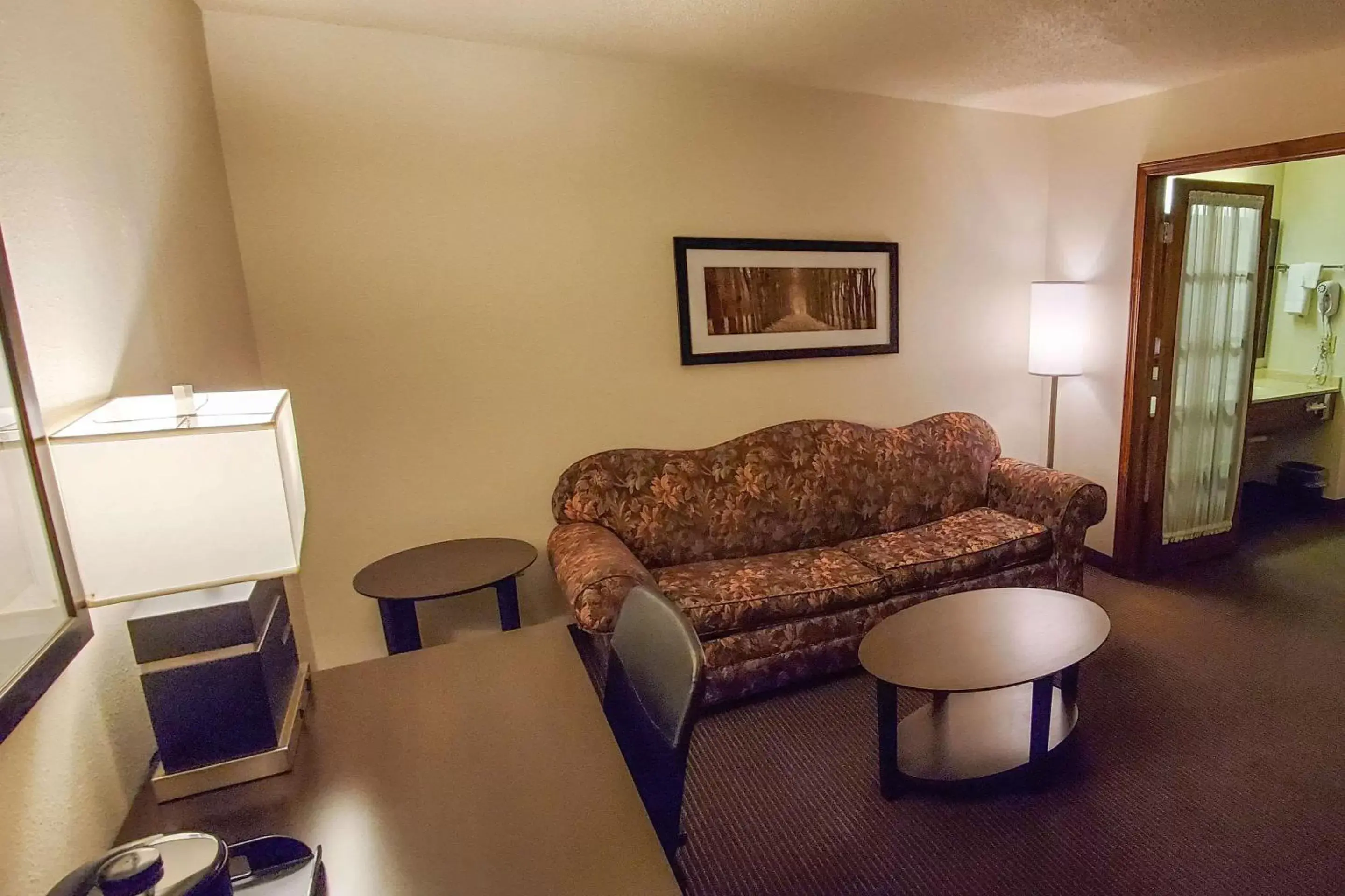 Bedroom, Seating Area in Quality Inn Atchison
