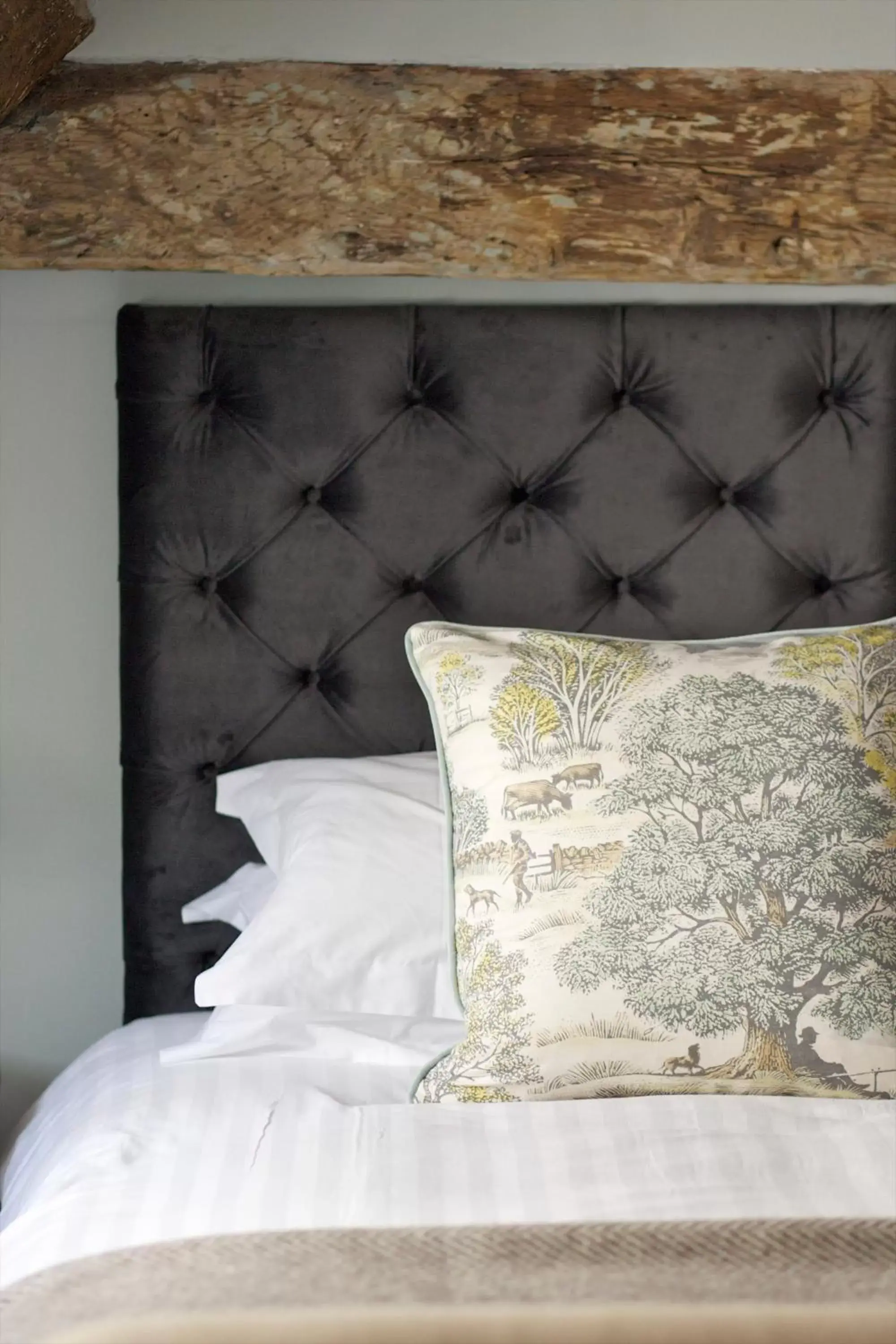 Bedroom, Bed in Kings Head Hotel Bedroom, Bed in Kings Head Hotel