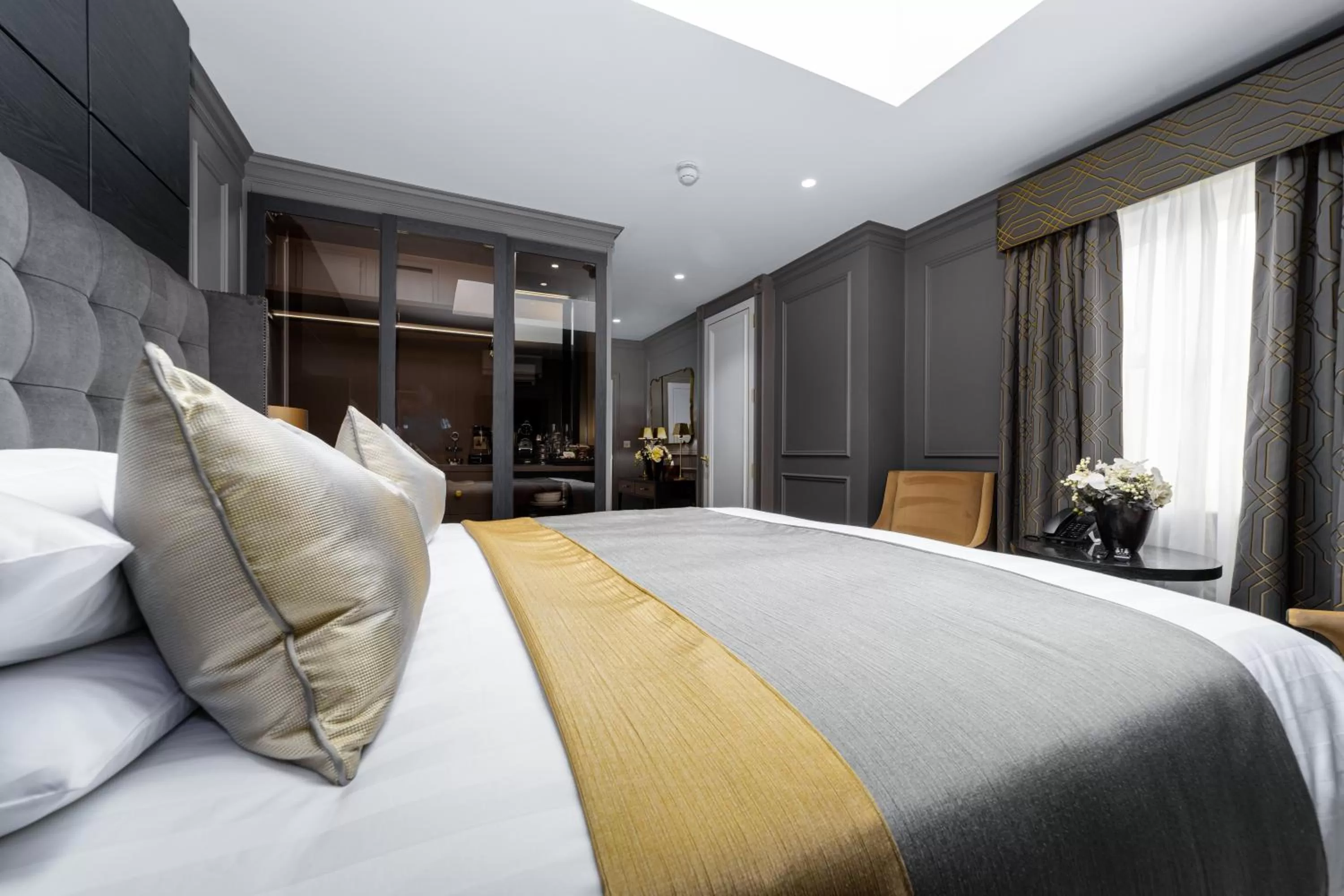 Photo of the whole room, Bed in No.4 Carlton