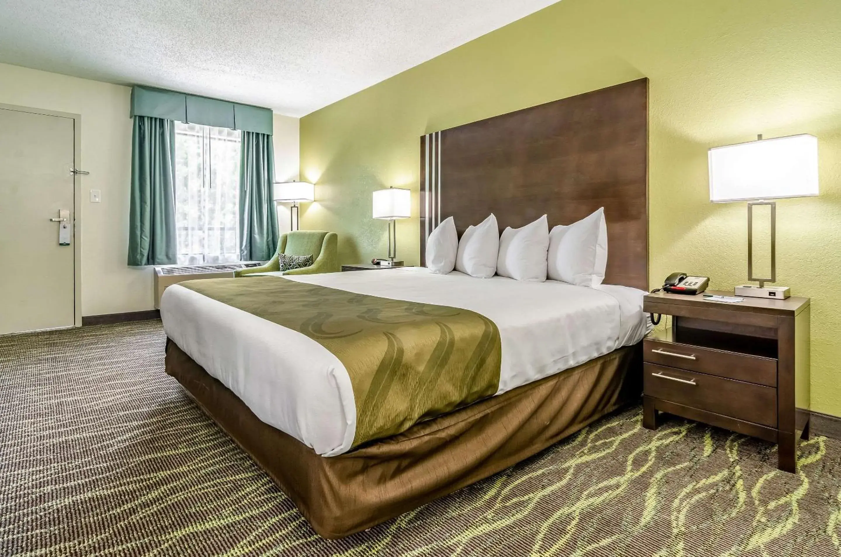 Photo of the whole room, Bed in Quality Inn & Suites Creedmor - Butner