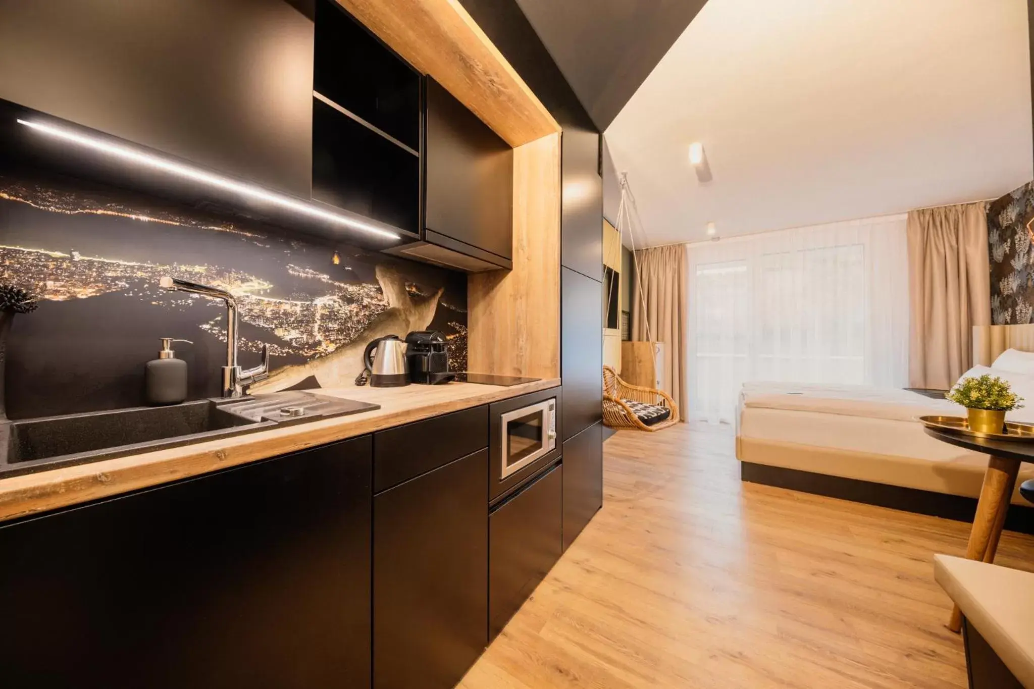Kitchen or kitchenette, Bed in Rioca Stuttgart Posto 4 Kitchen or kitchenette, Bed in Rioca Stuttgart Posto 4