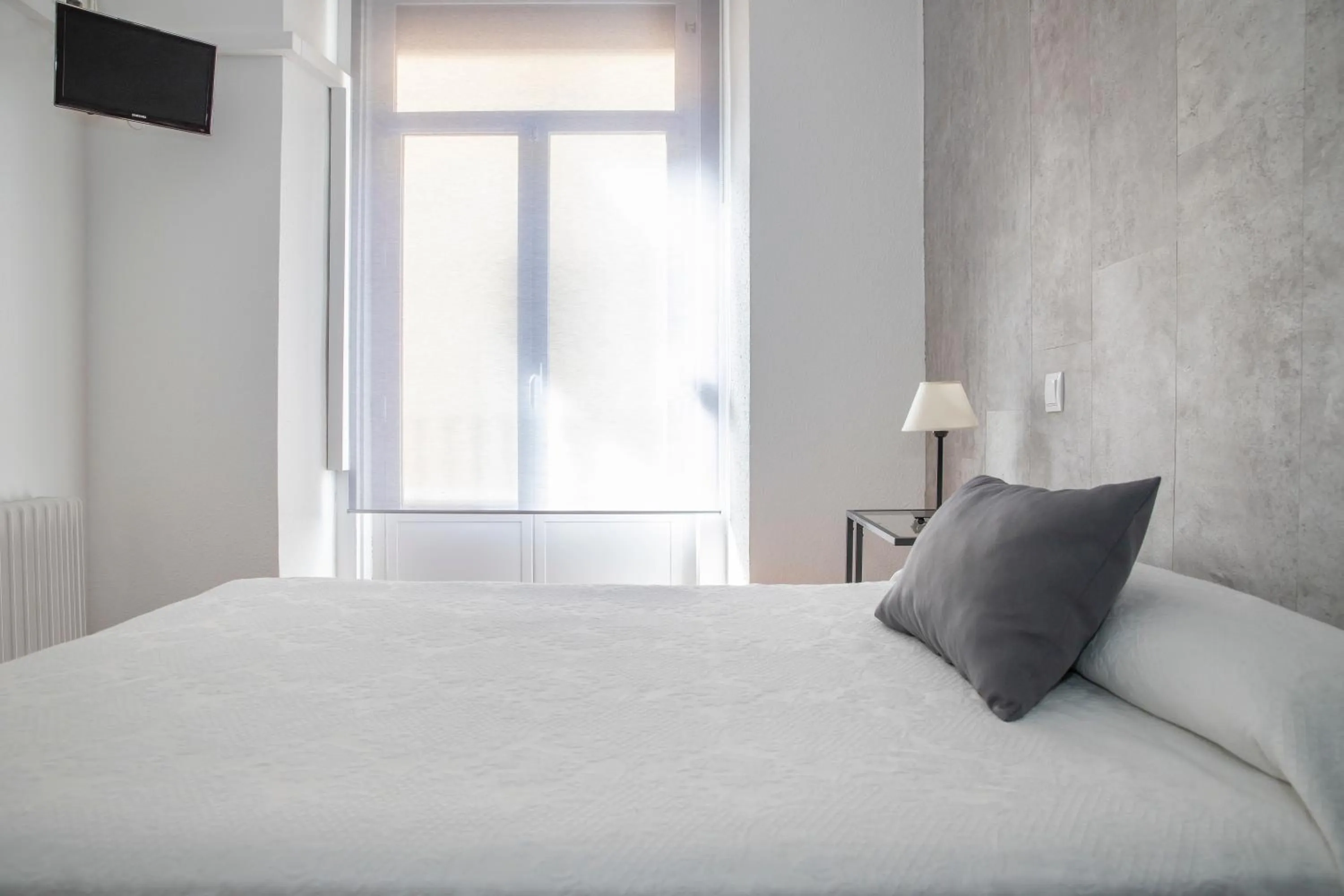 Photo of the whole room, Bed in Hostal Tokio