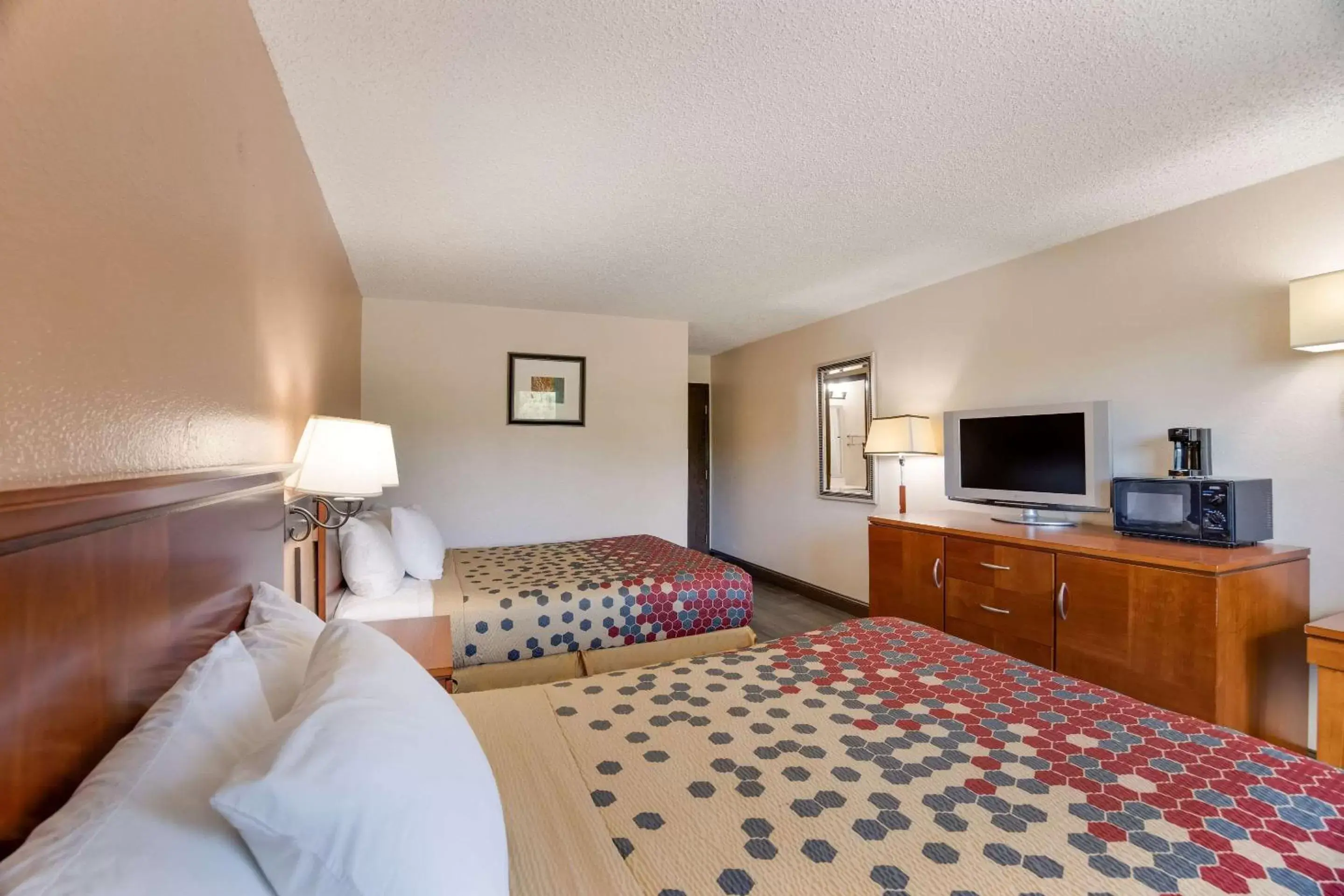 Bedroom, Bed in Rodeway Inn