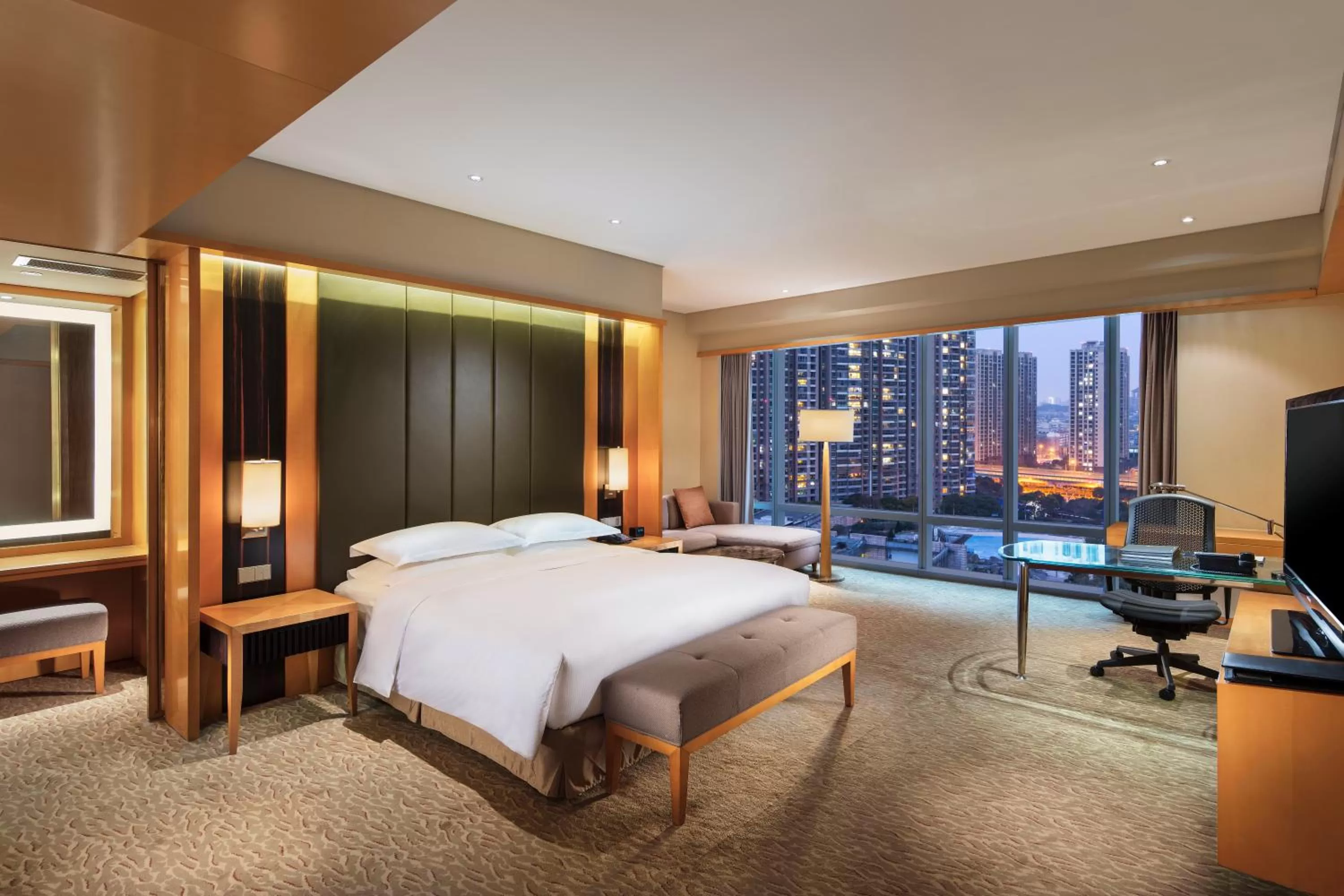 Bed in Hilton Nanjing Riverside