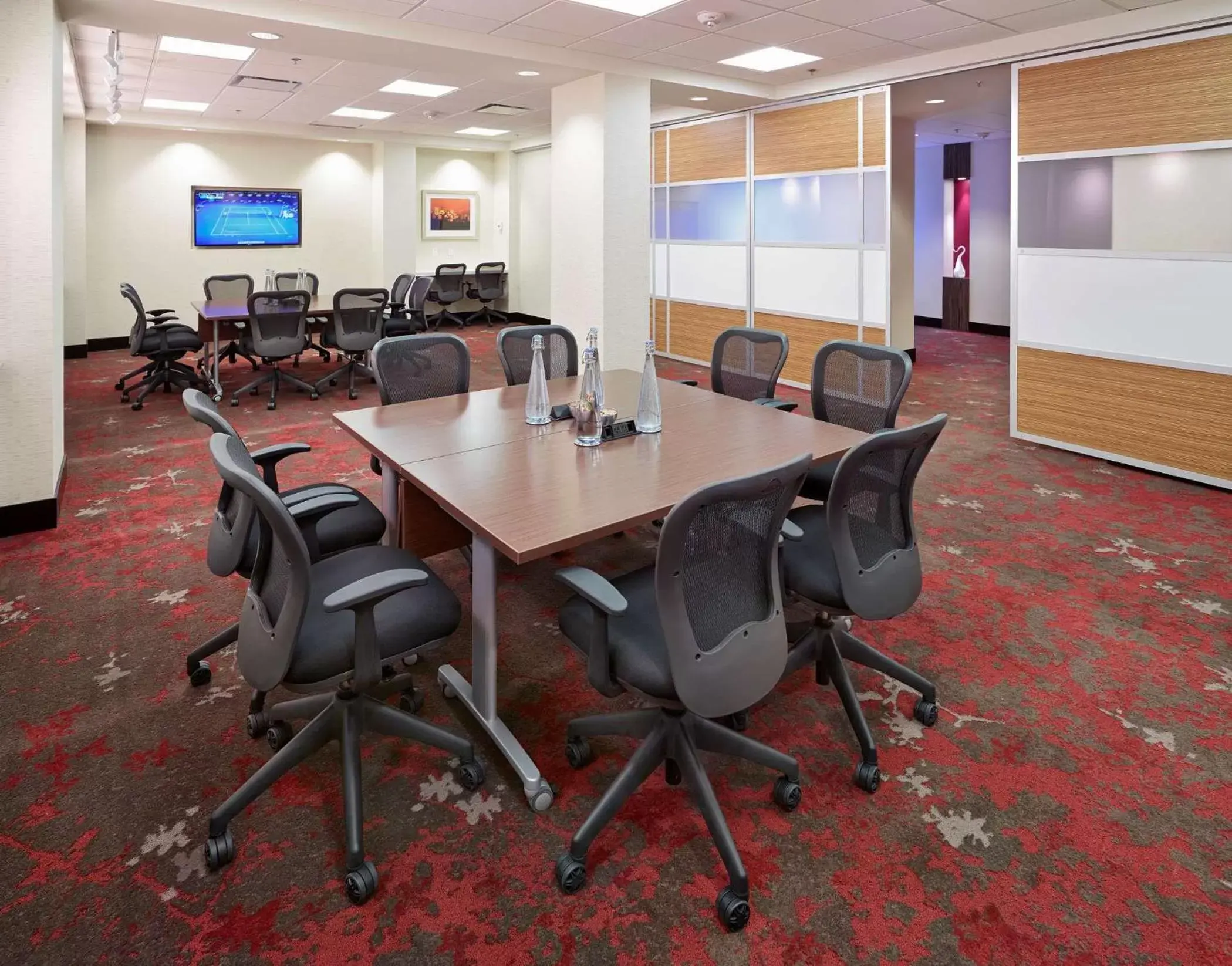 Meeting/conference room in DoubleTree by Hilton West Edmonton