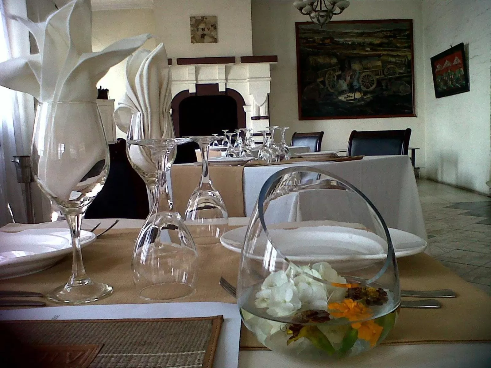 Restaurant/places to eat in Relais De La Haute Ville Tana