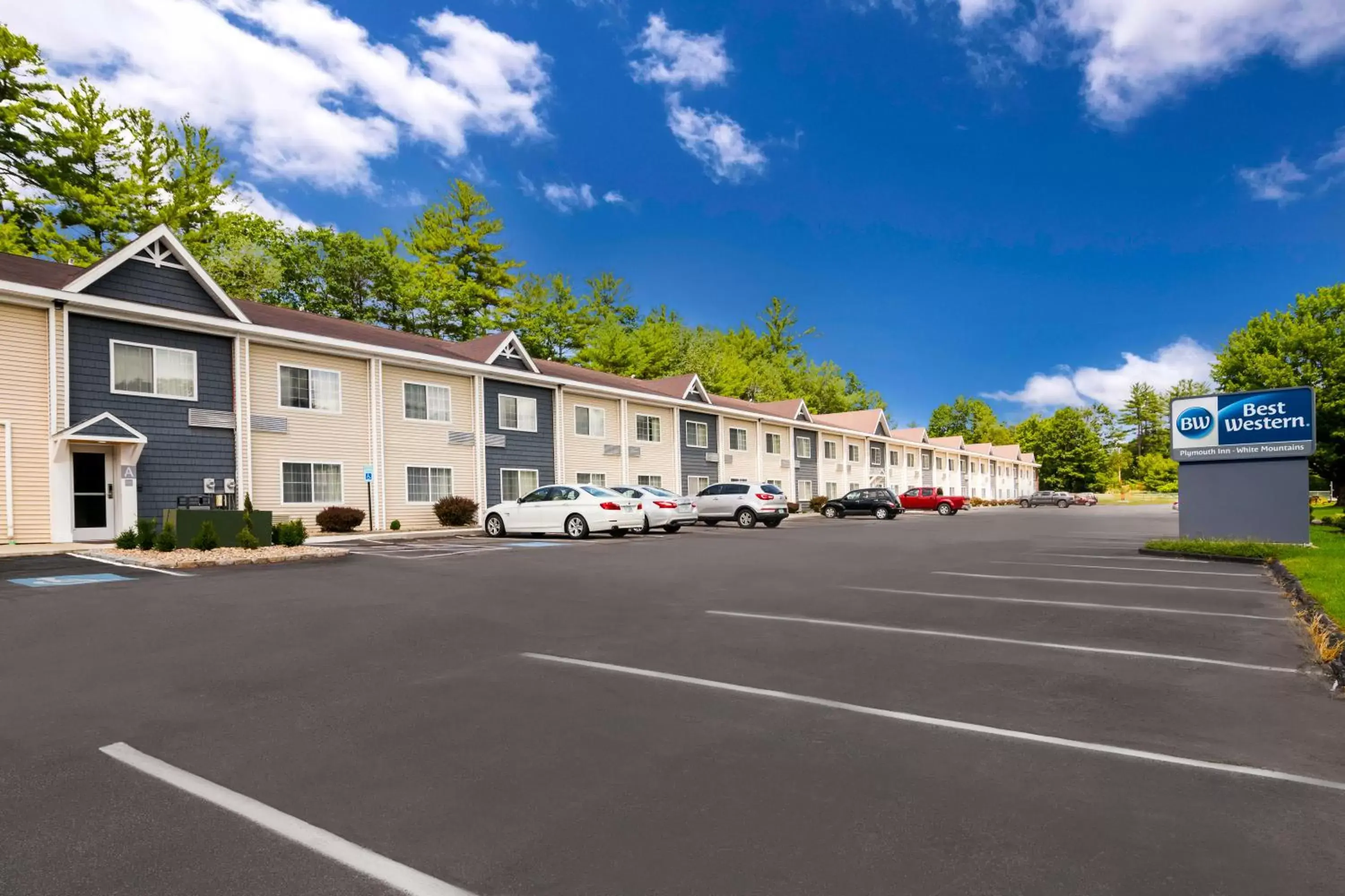 Property Building in Best Western Plymouth Inn-White Mountains