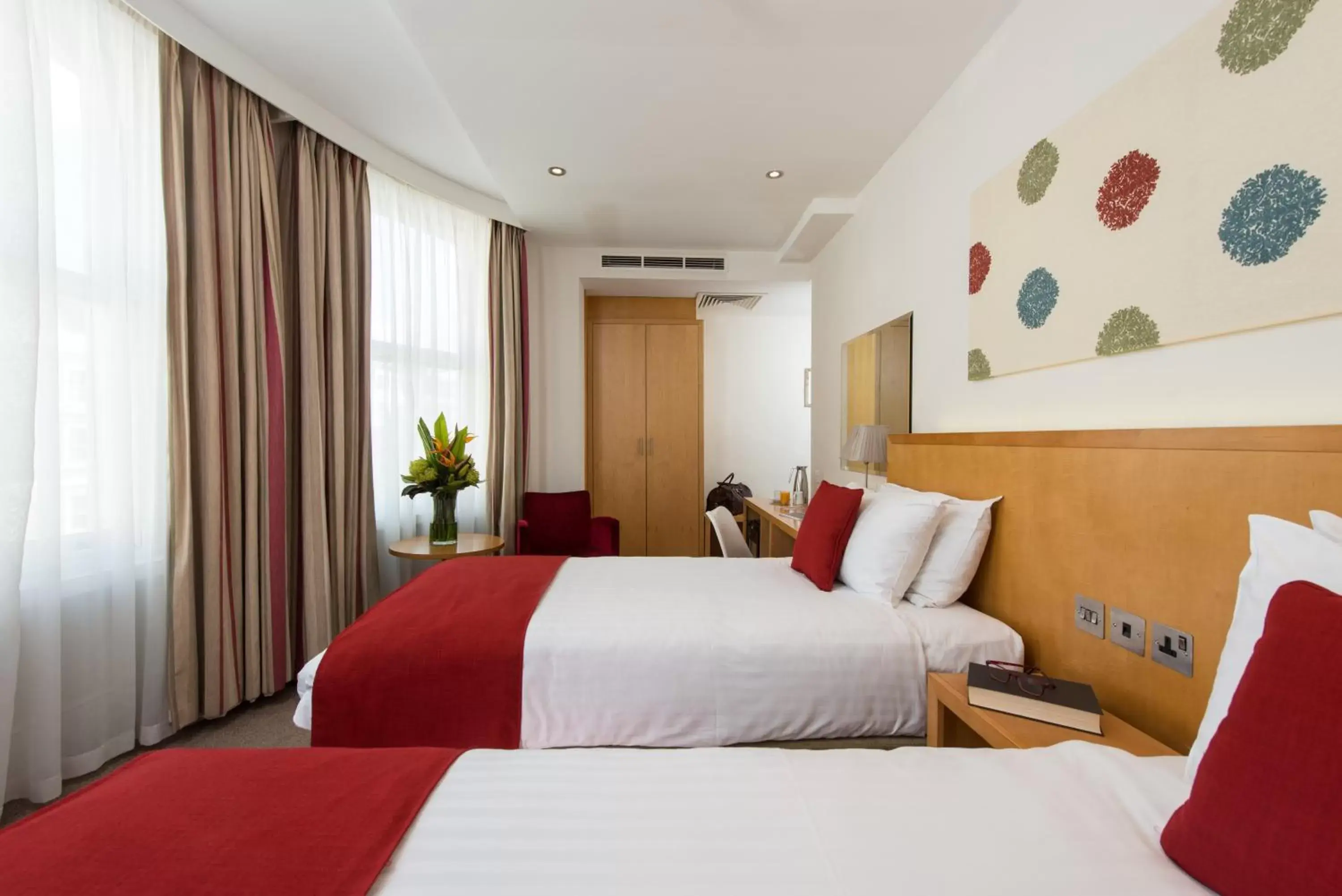 Bedroom, Room Photo in Park International Hotel