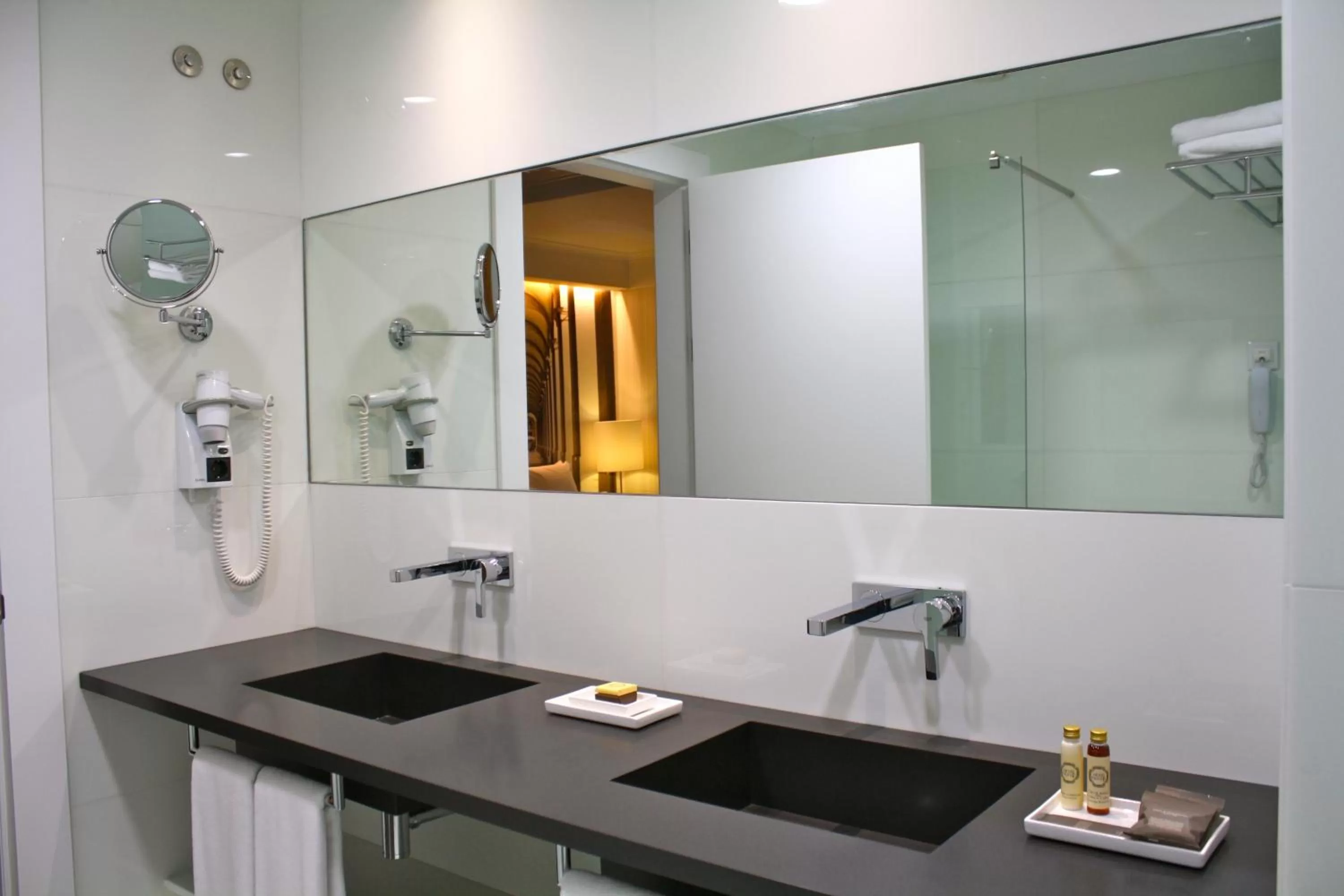 Bathroom in Olissippo Saldanha