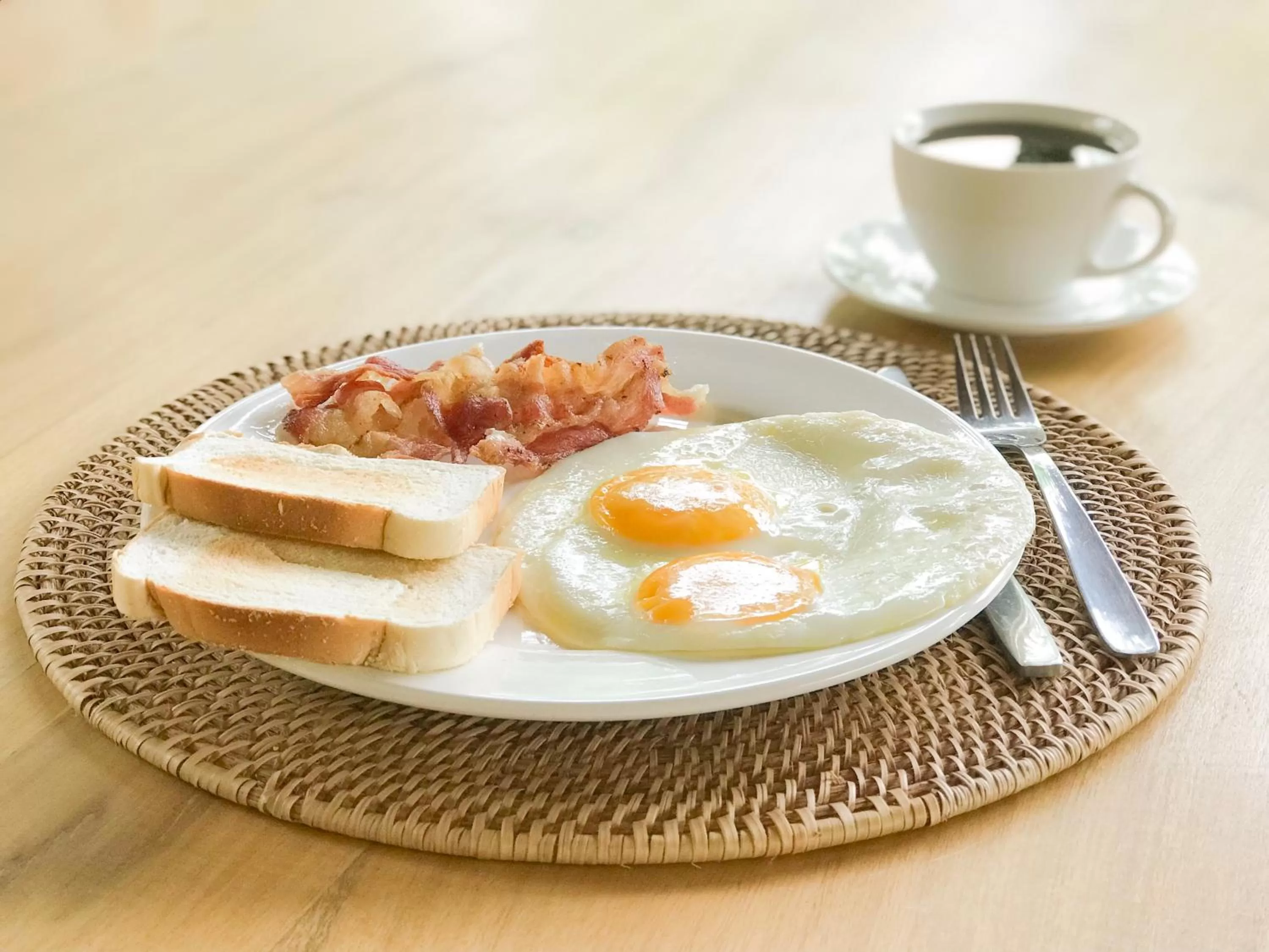 American breakfast in Mandala Tribe Treehouses
