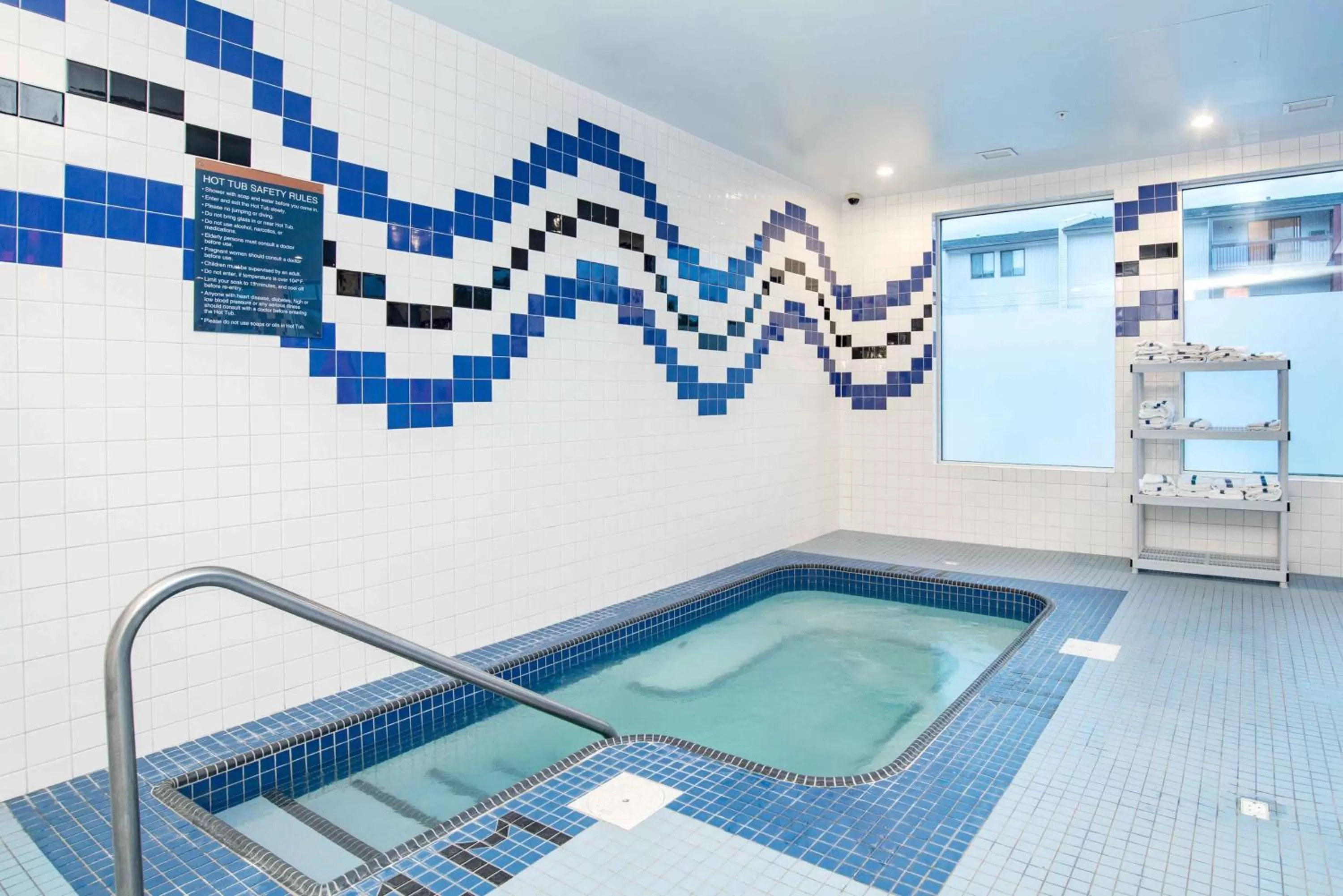 Swimming pool in Sandman Hotel & Suites Regina