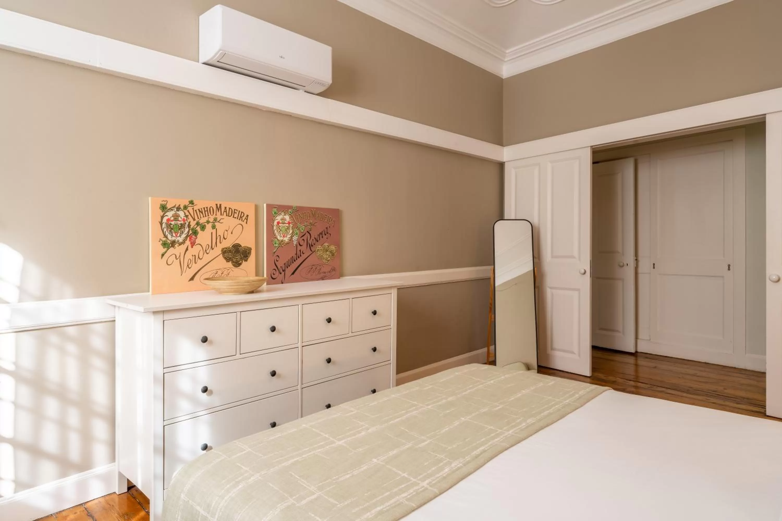 Bedroom, Bed in The Wine Lodges by An Island Apart